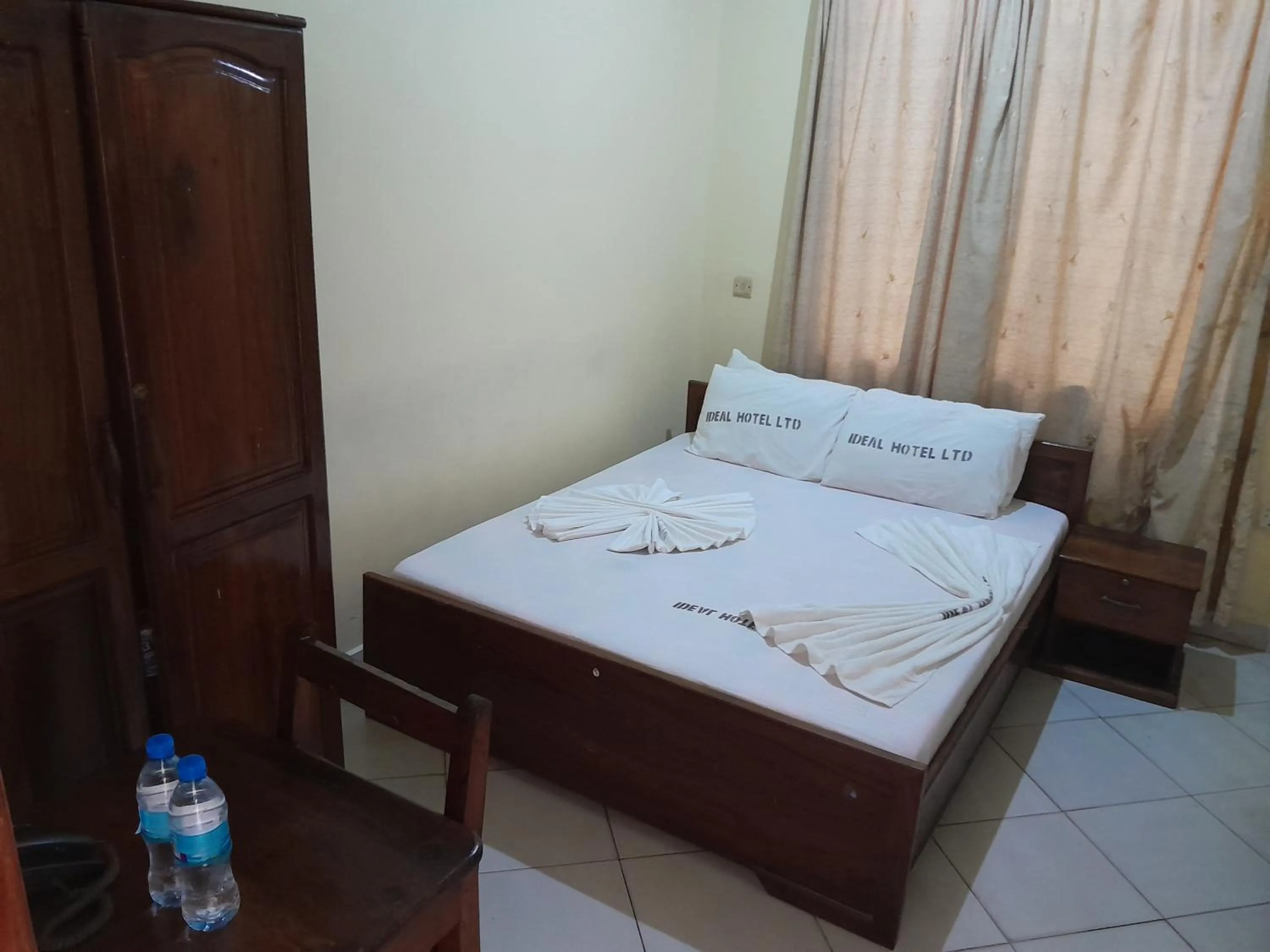 Photo of the whole room, Bed in Hotel Ideal