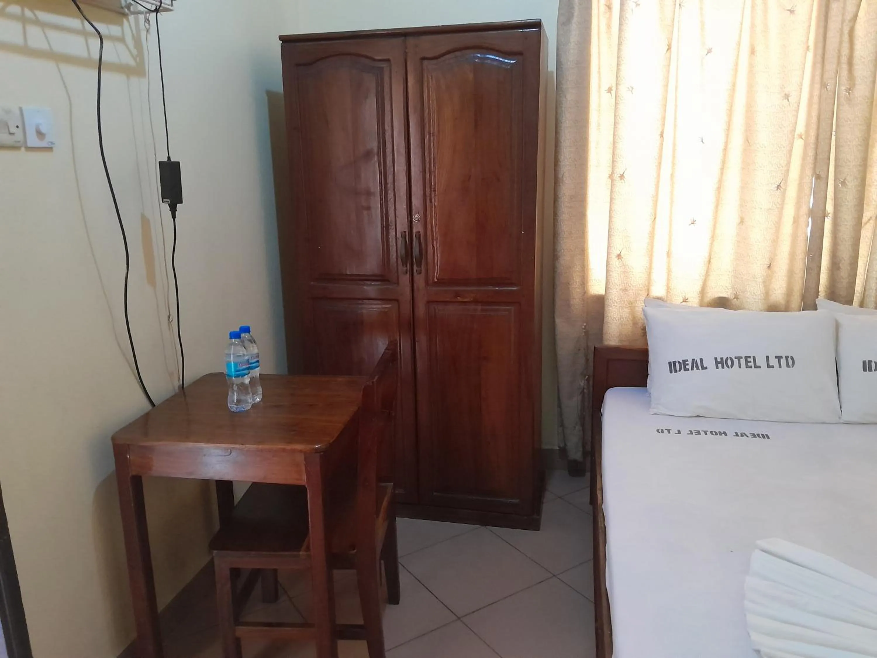 Photo of the whole room, Bed in Hotel Ideal