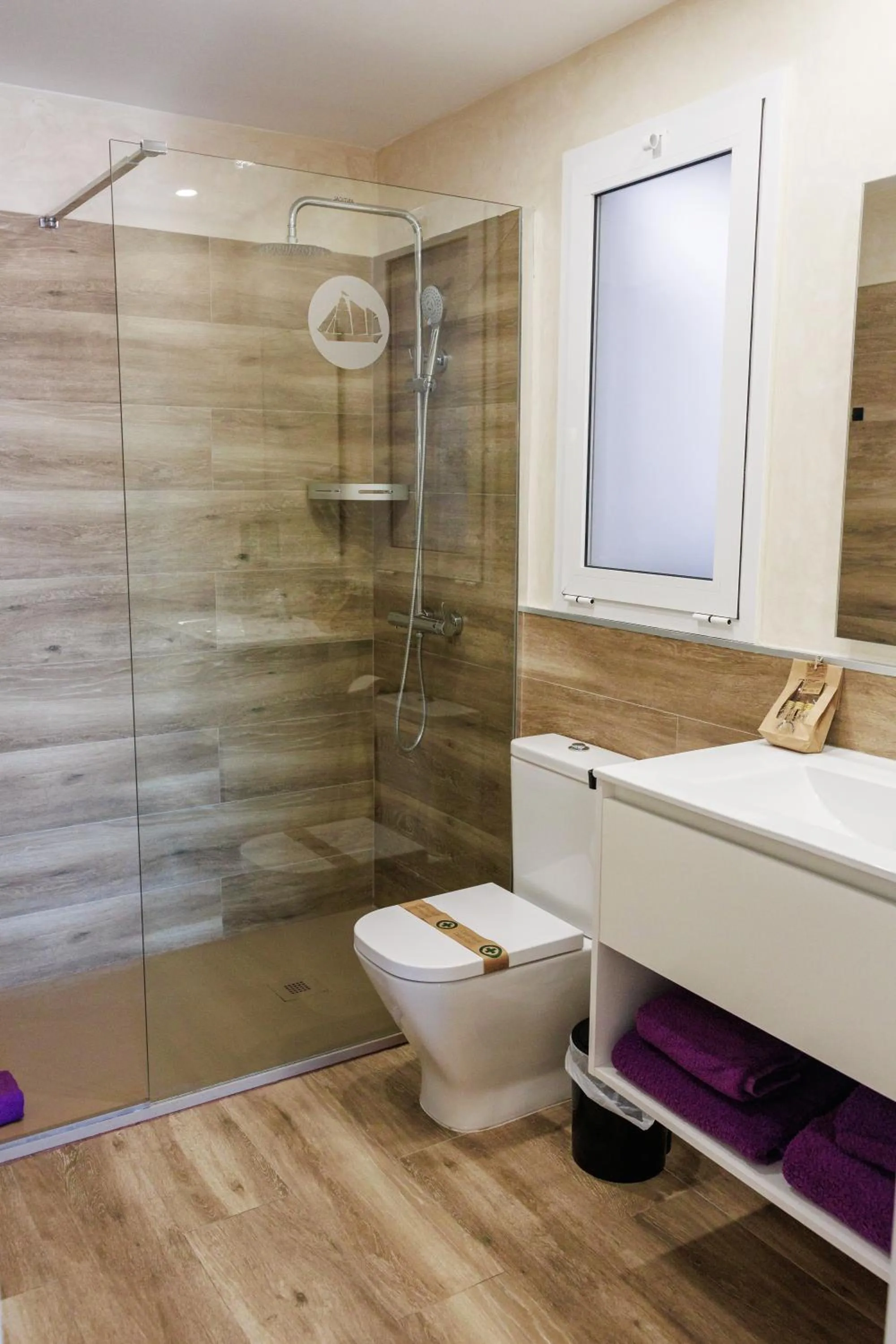 Bathroom in Apartamentos El Bergantin Menorca Club