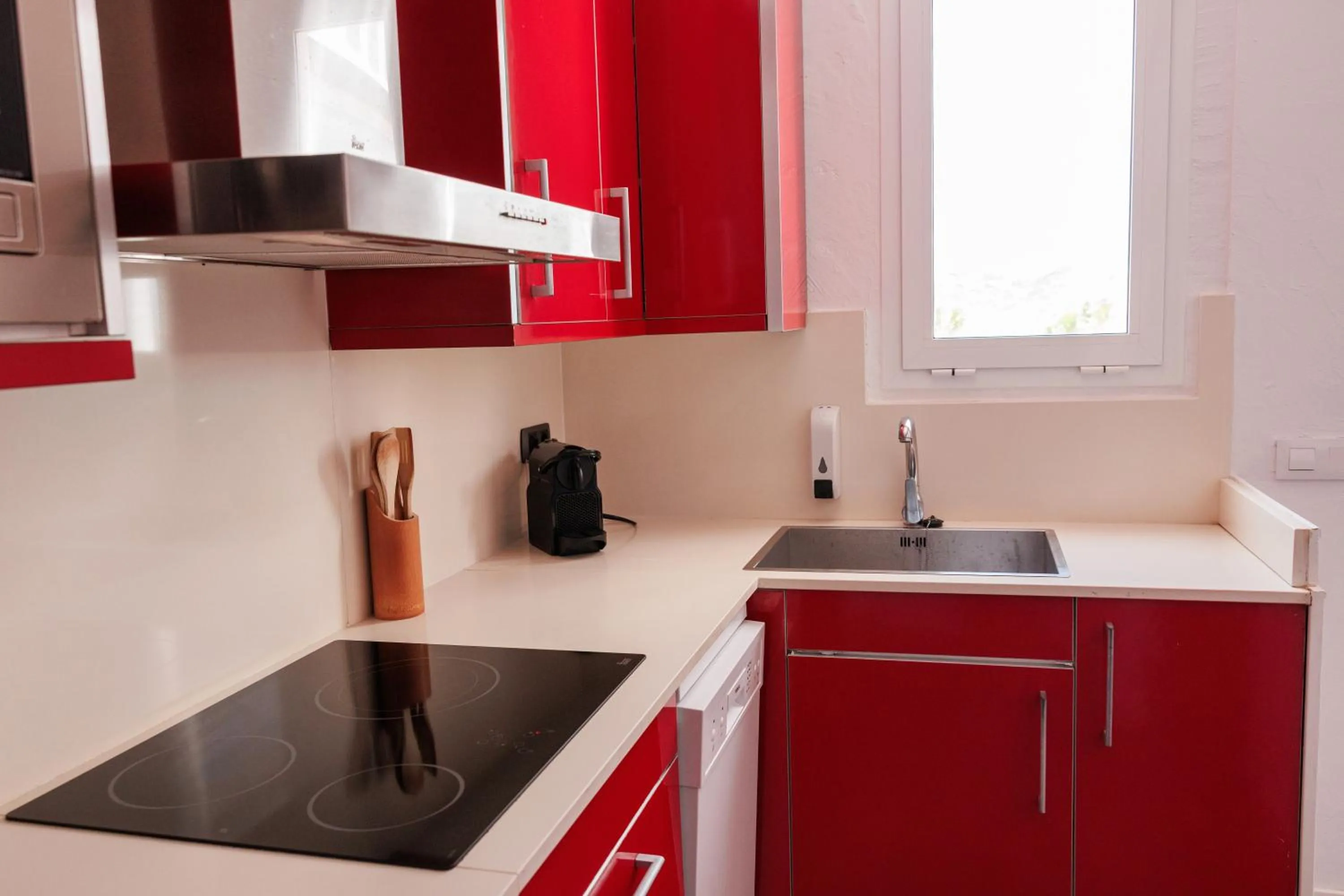 Kitchen or kitchenette in Apartamentos El Bergantin Menorca Club