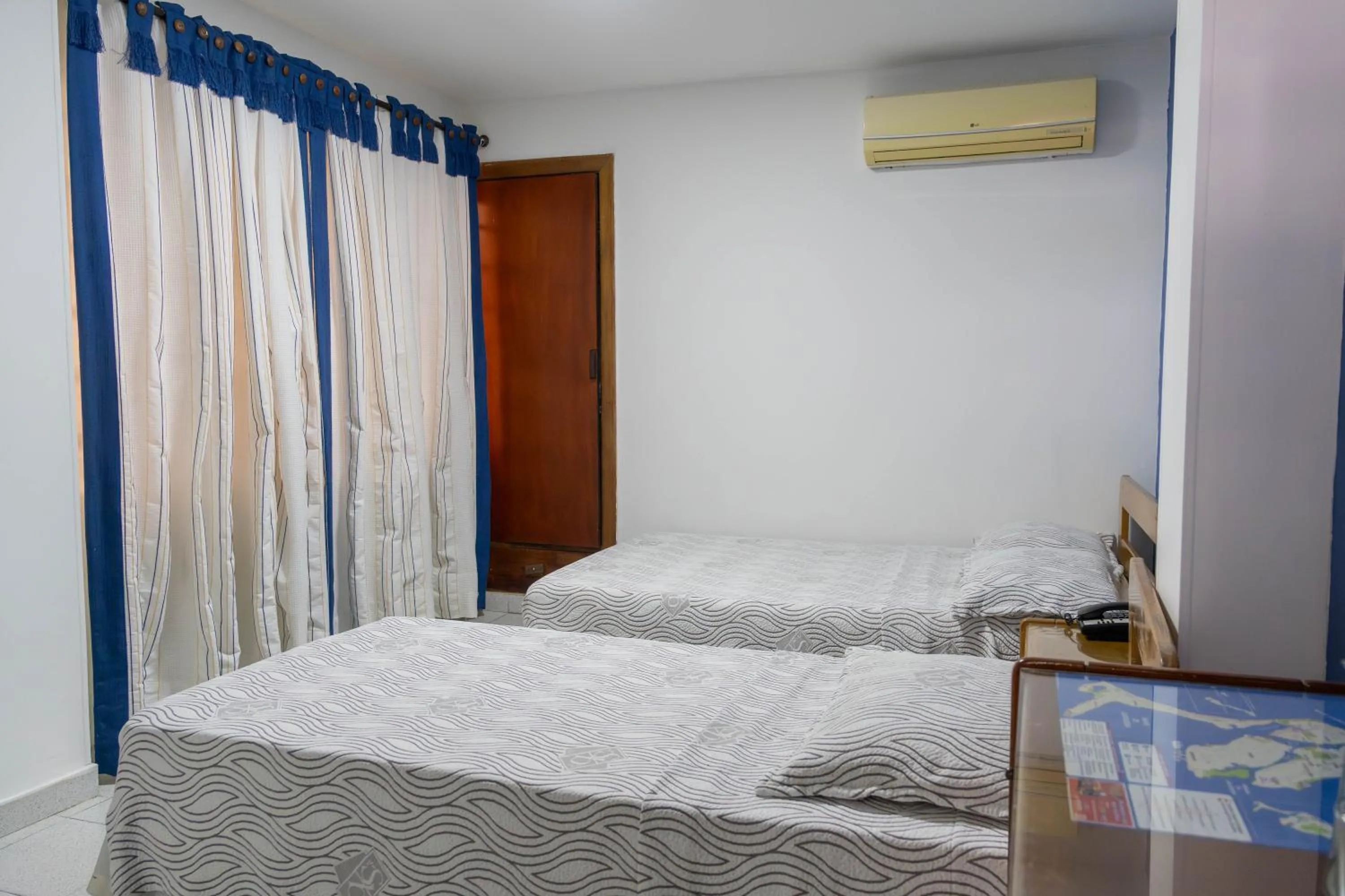 Photo of the whole room, Bed in Hotel Veleros Cartagena