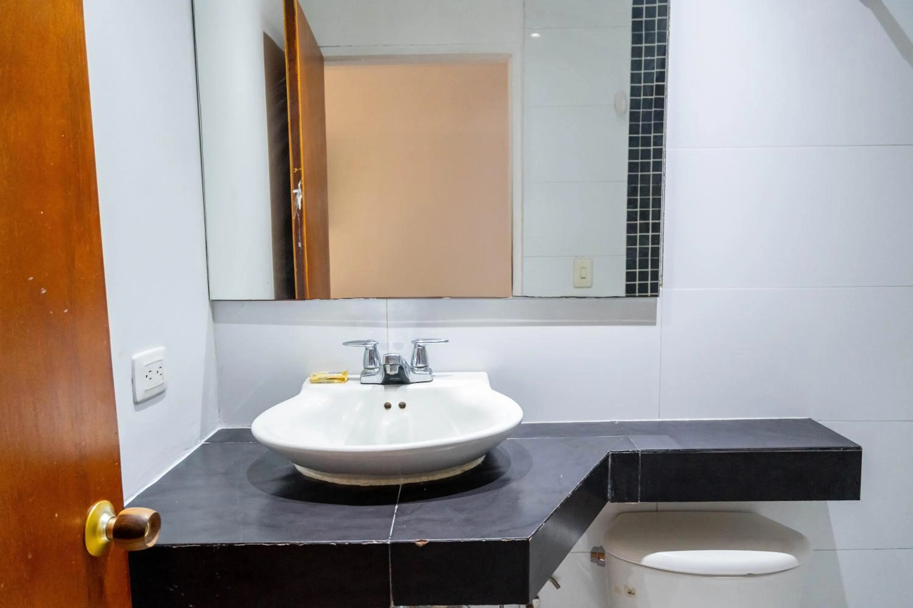 Bathroom in Hotel Veleros Cartagena