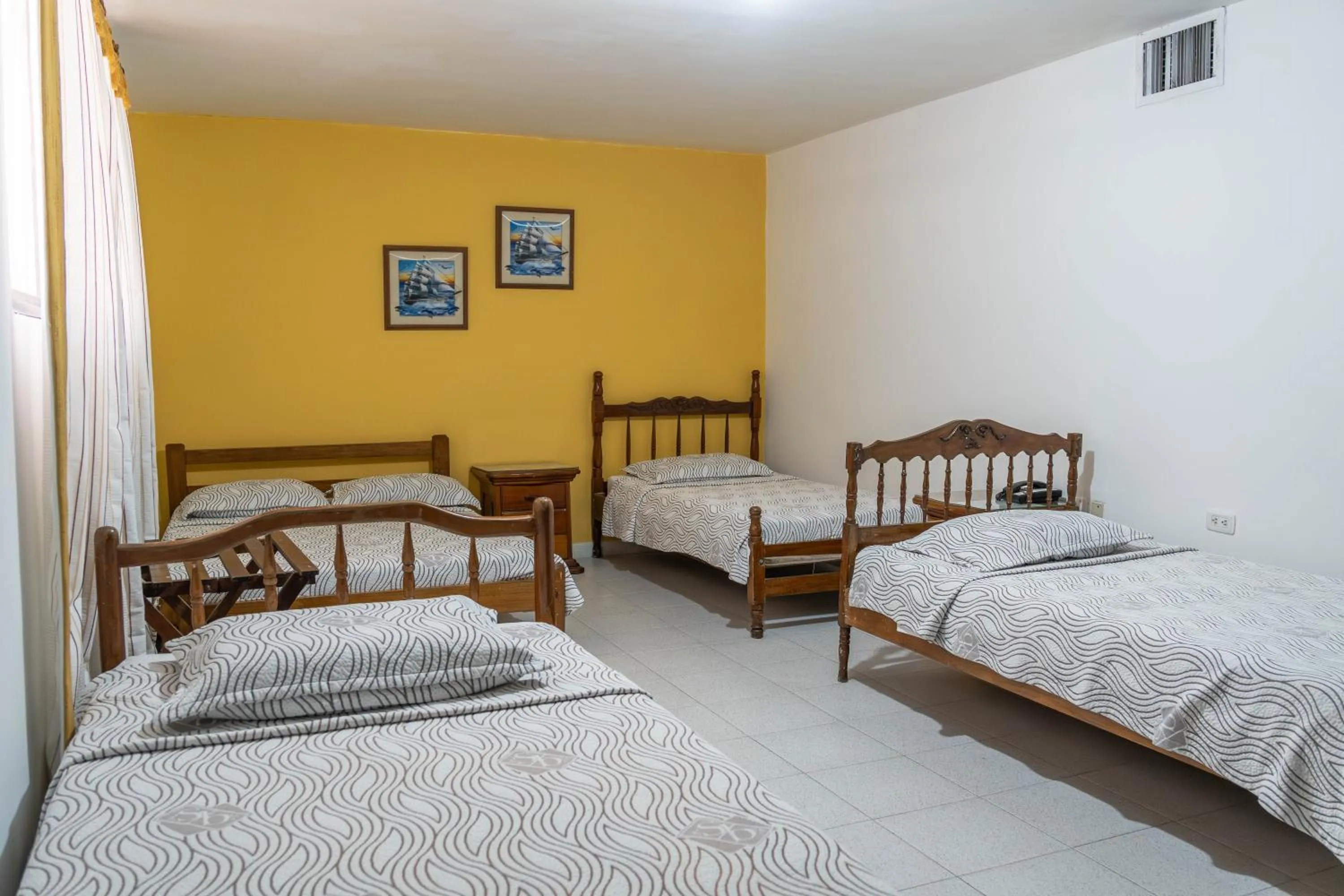 Photo of the whole room, Bed in Hotel Veleros Cartagena