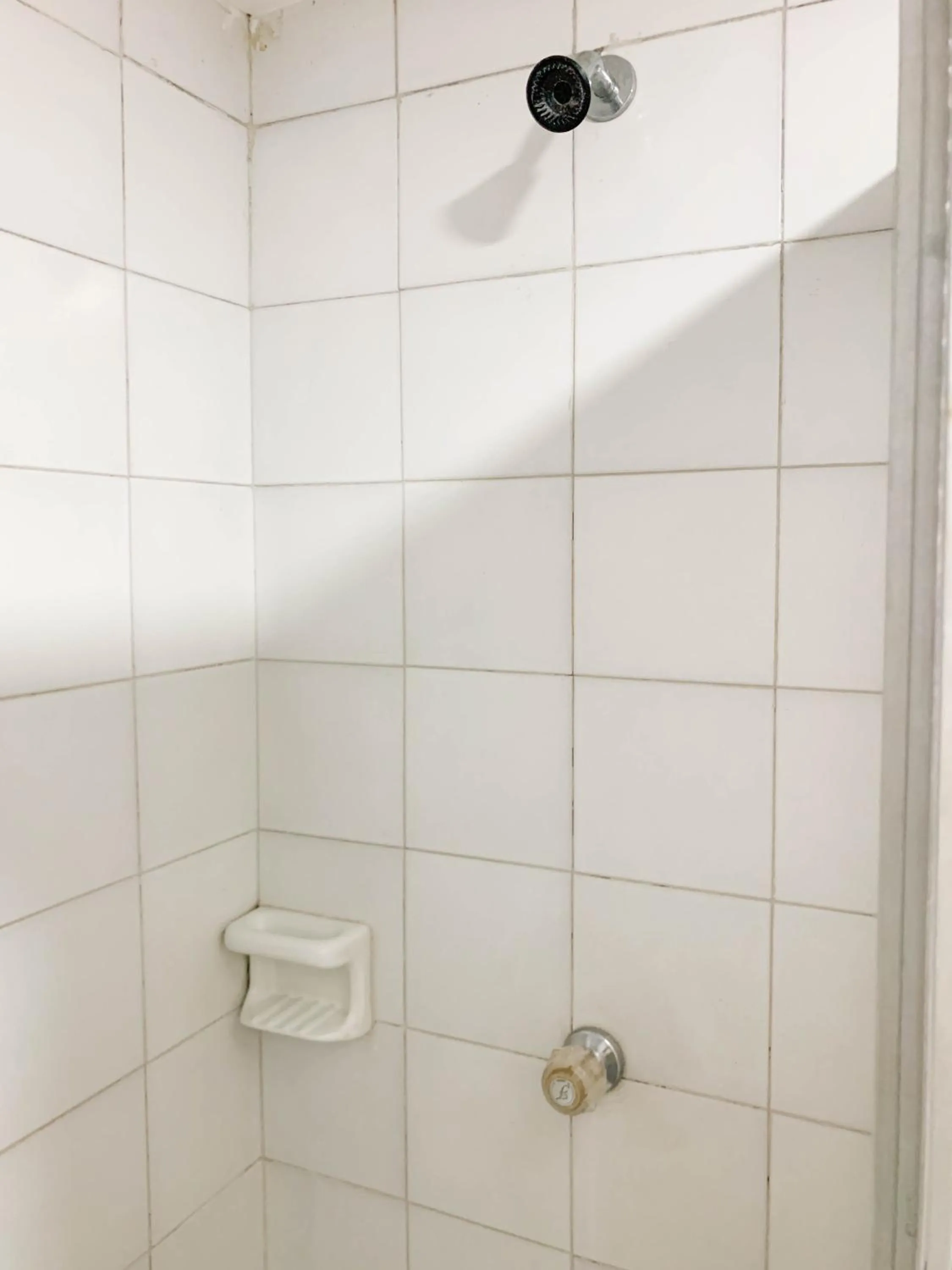 Shower in Hotel Veleros Cartagena