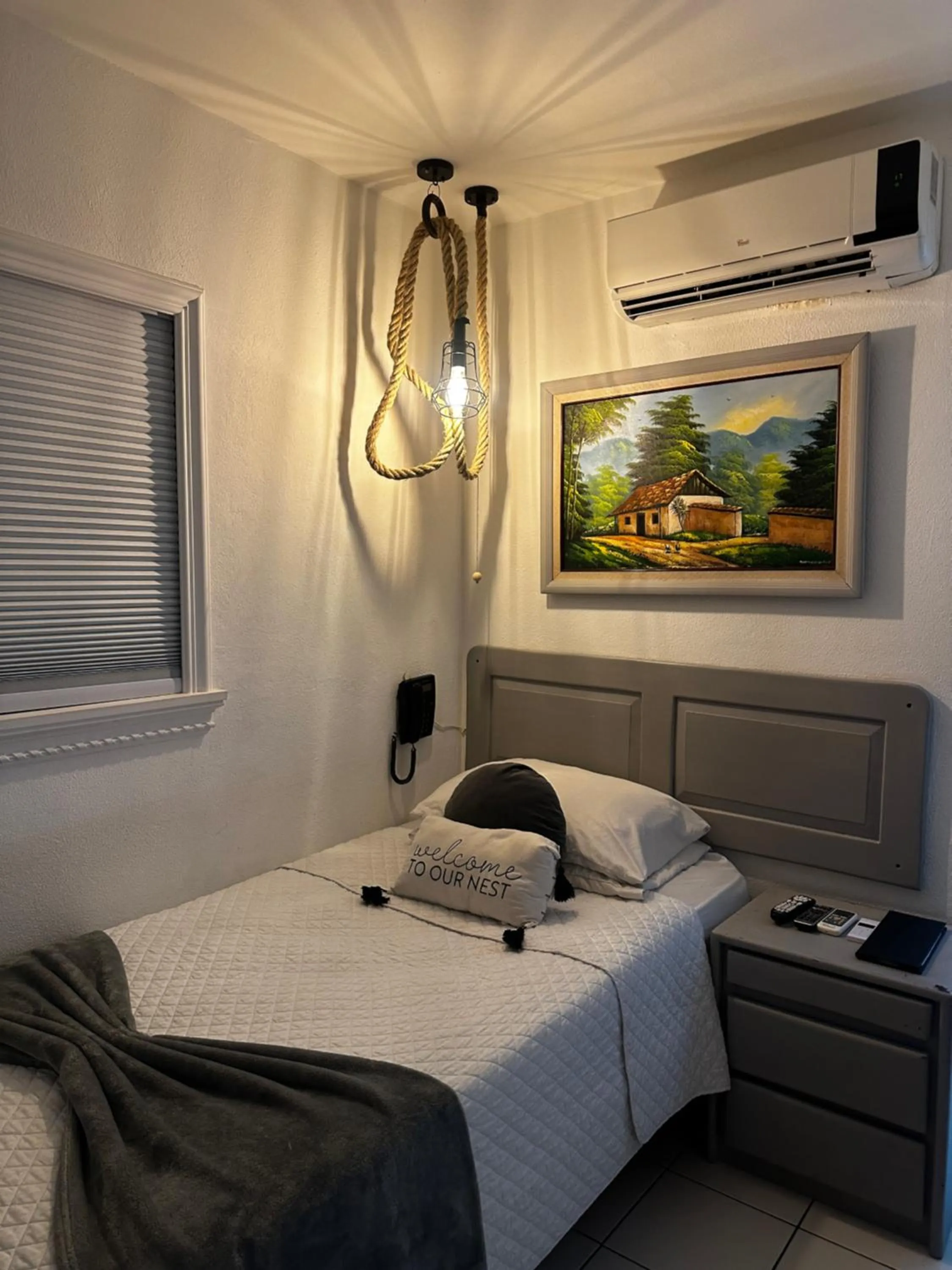 Bedroom, Bed in Berlor Airport Inn