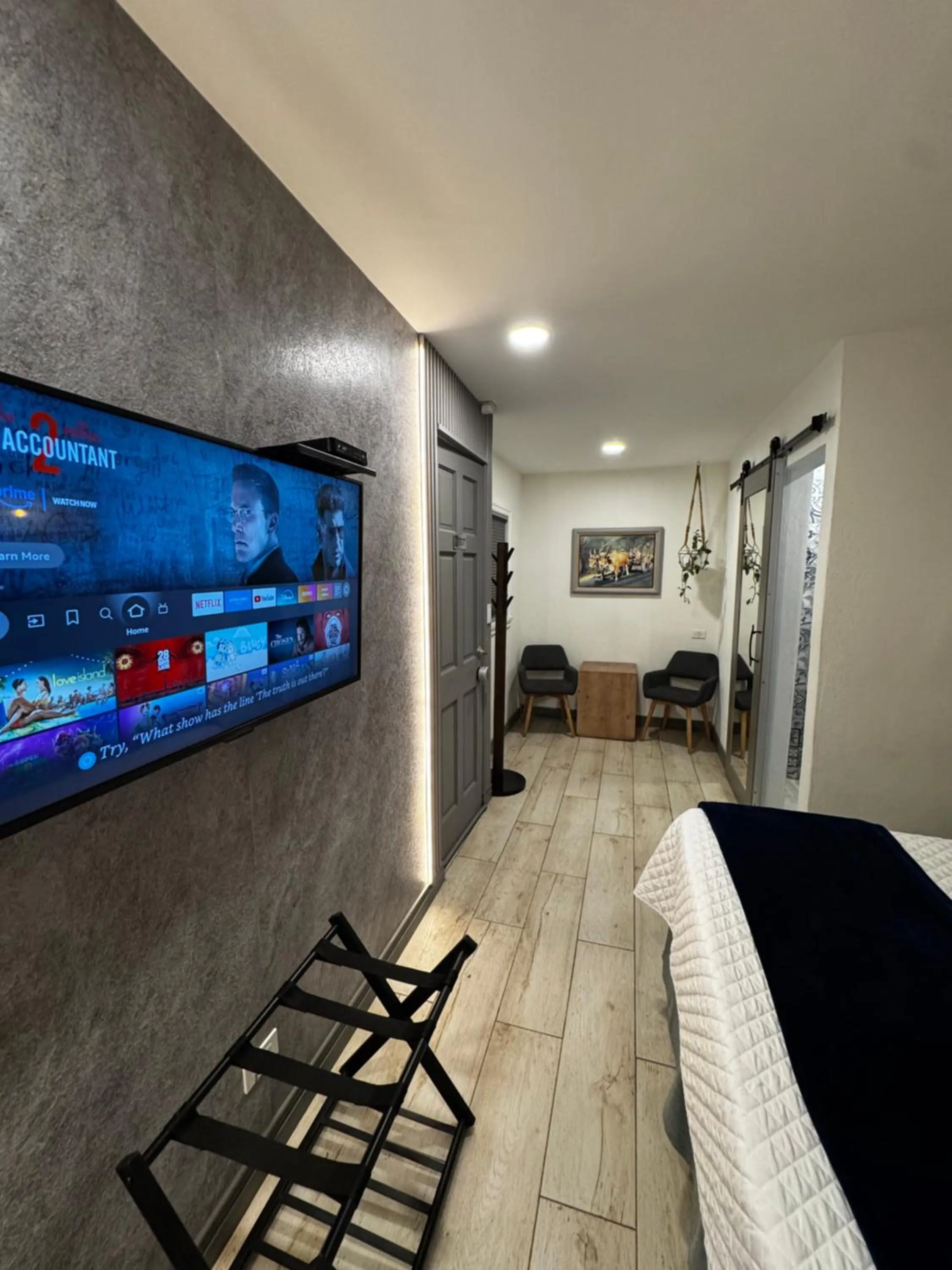 Bedroom, Bed in Berlor Airport Inn