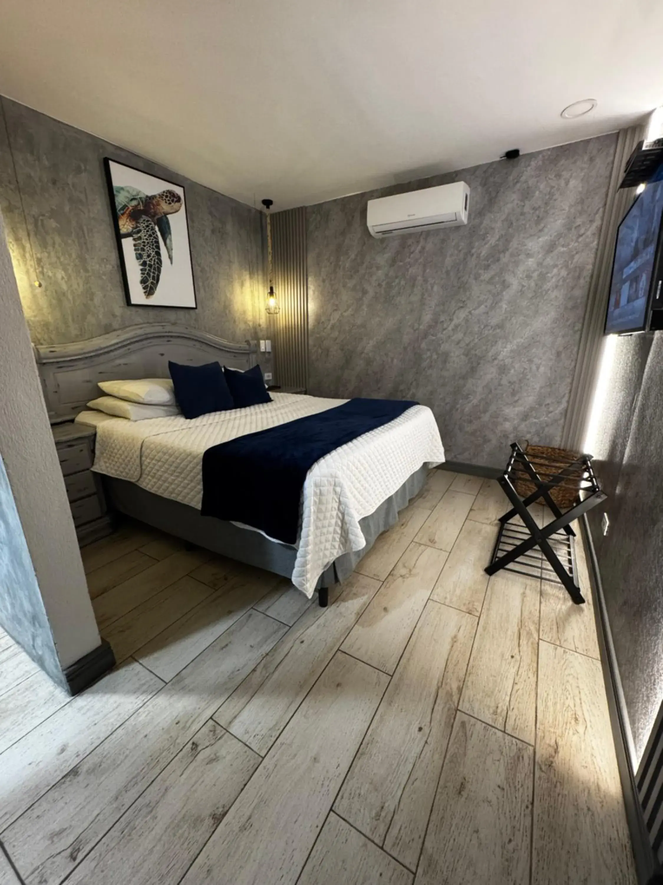 1 Queen bed / Smart Room in Berlor Airport Inn 1 Queen bed / Smart Room in Berlor Airport Inn