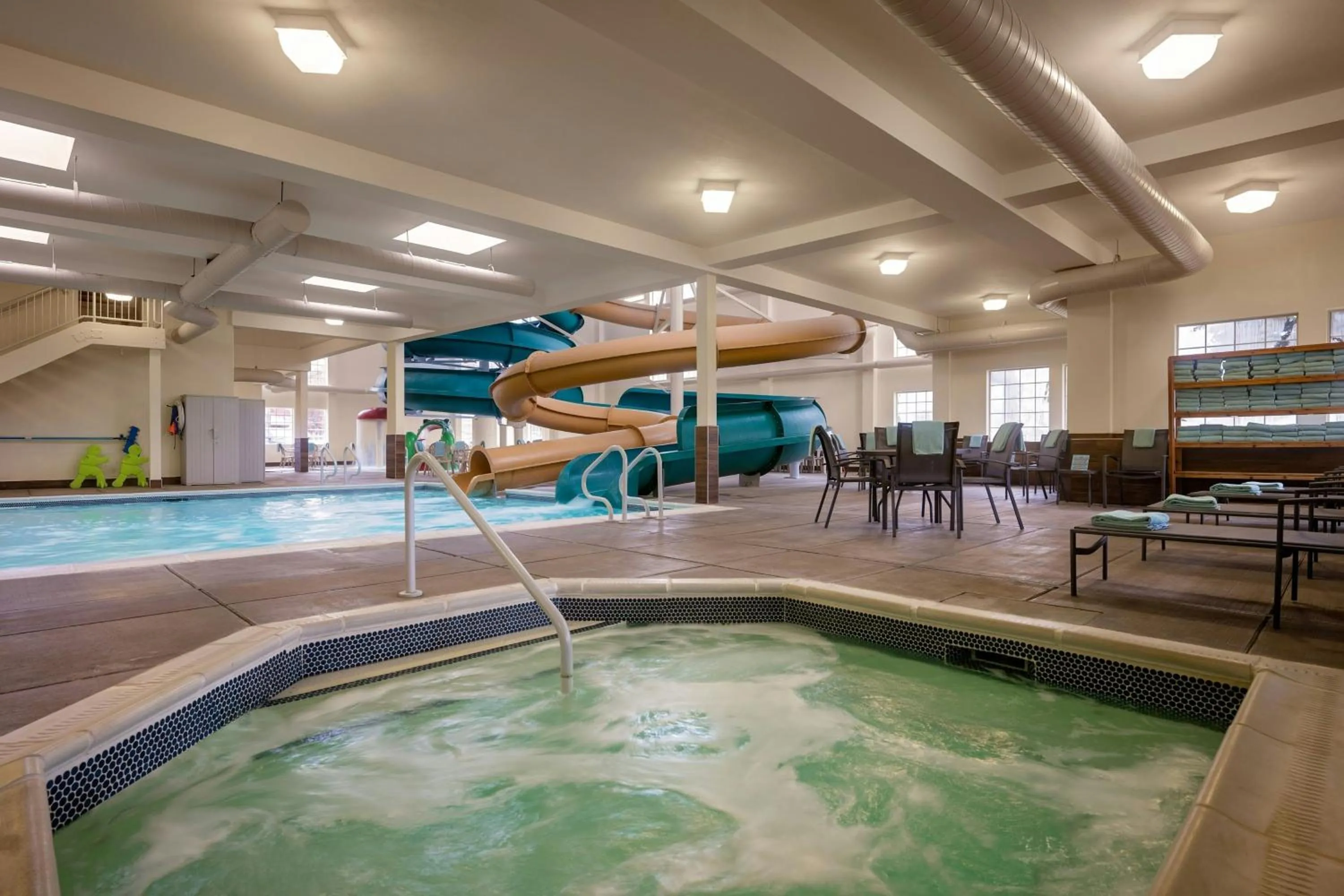 Swimming pool in Fairfield Inn & Suites by Marriott Missoula Airport