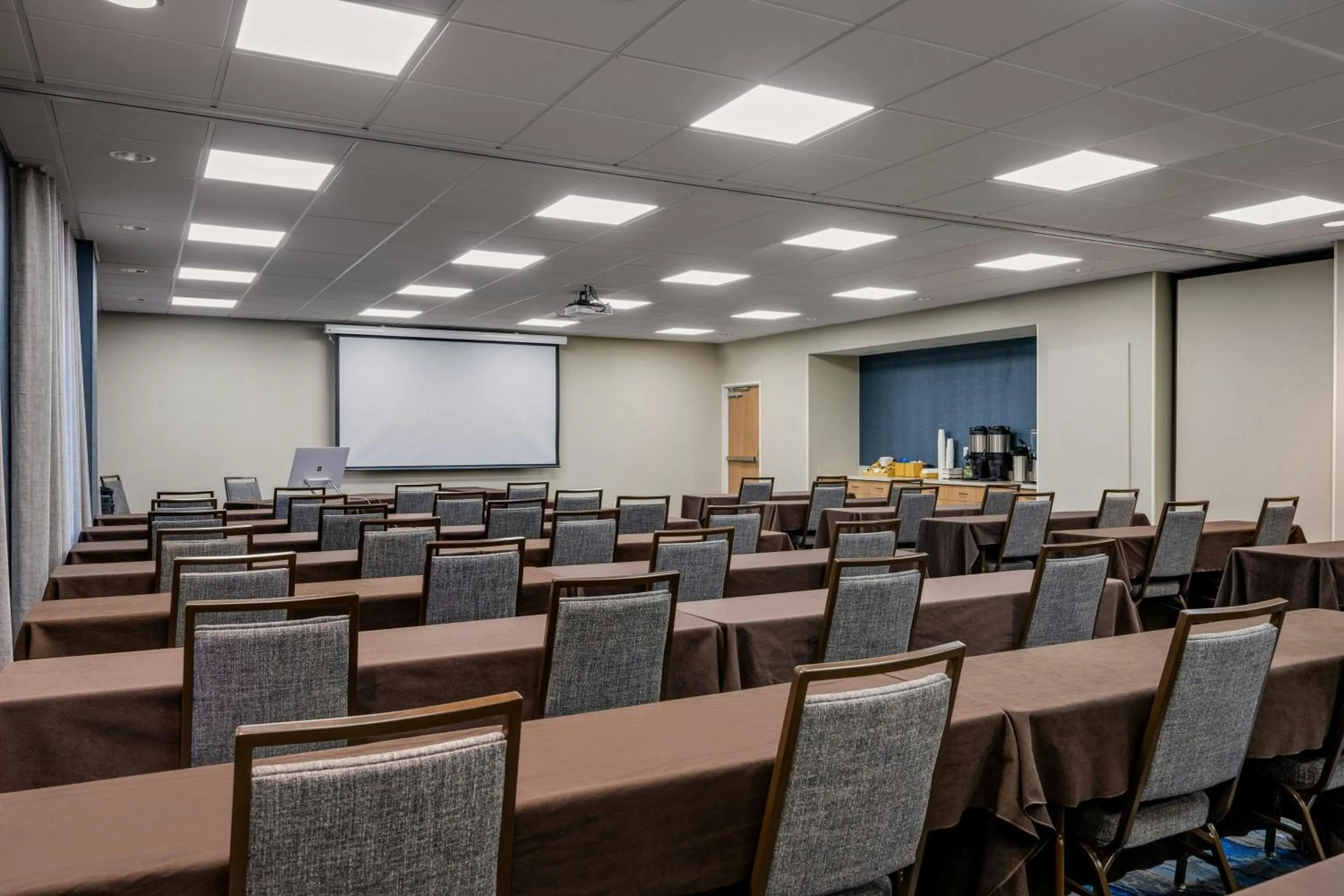 Meeting/conference room in Fairfield Inn & Suites by Marriott Missoula Airport