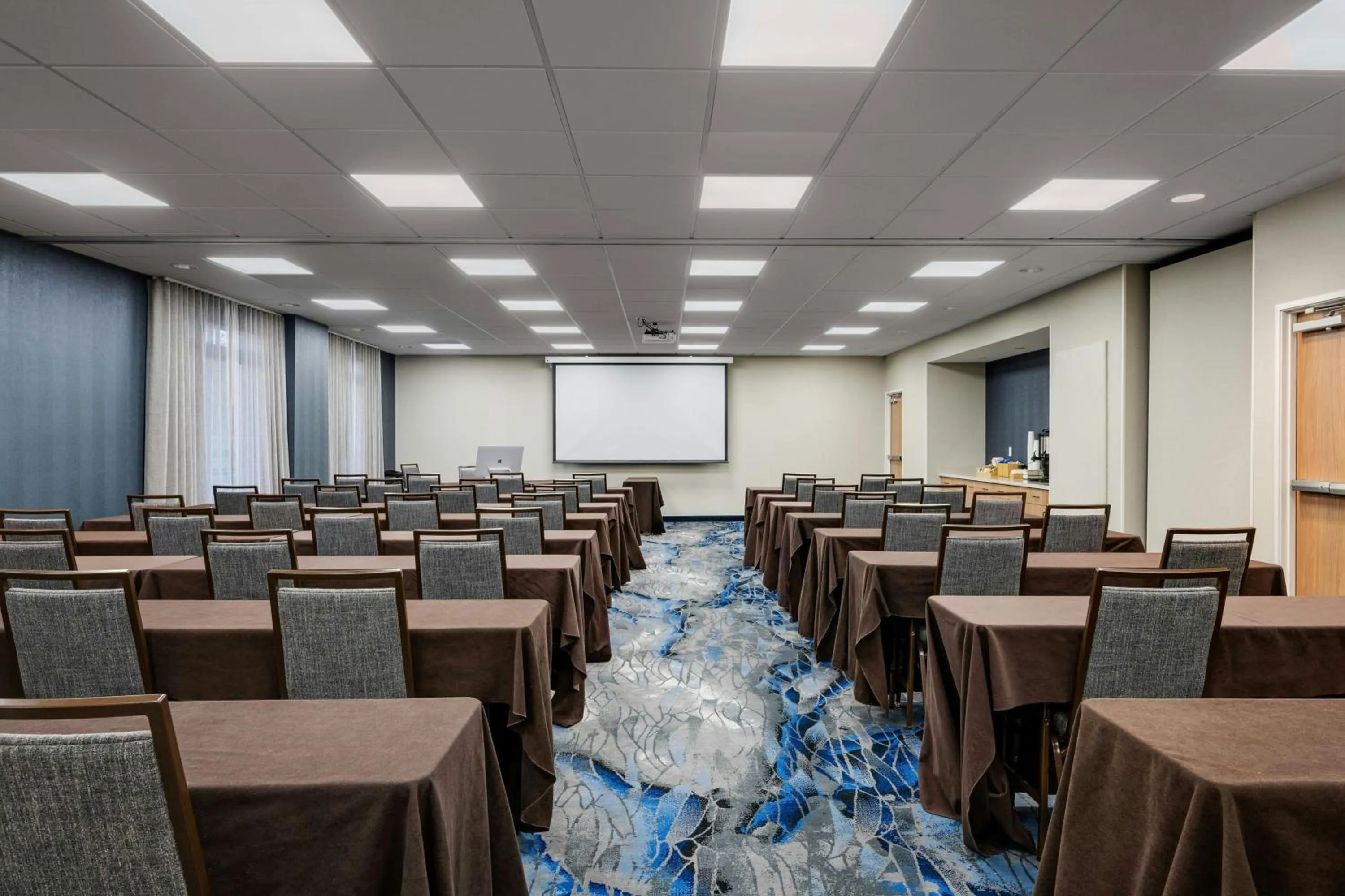 Meeting/conference room in Fairfield Inn & Suites by Marriott Missoula Airport