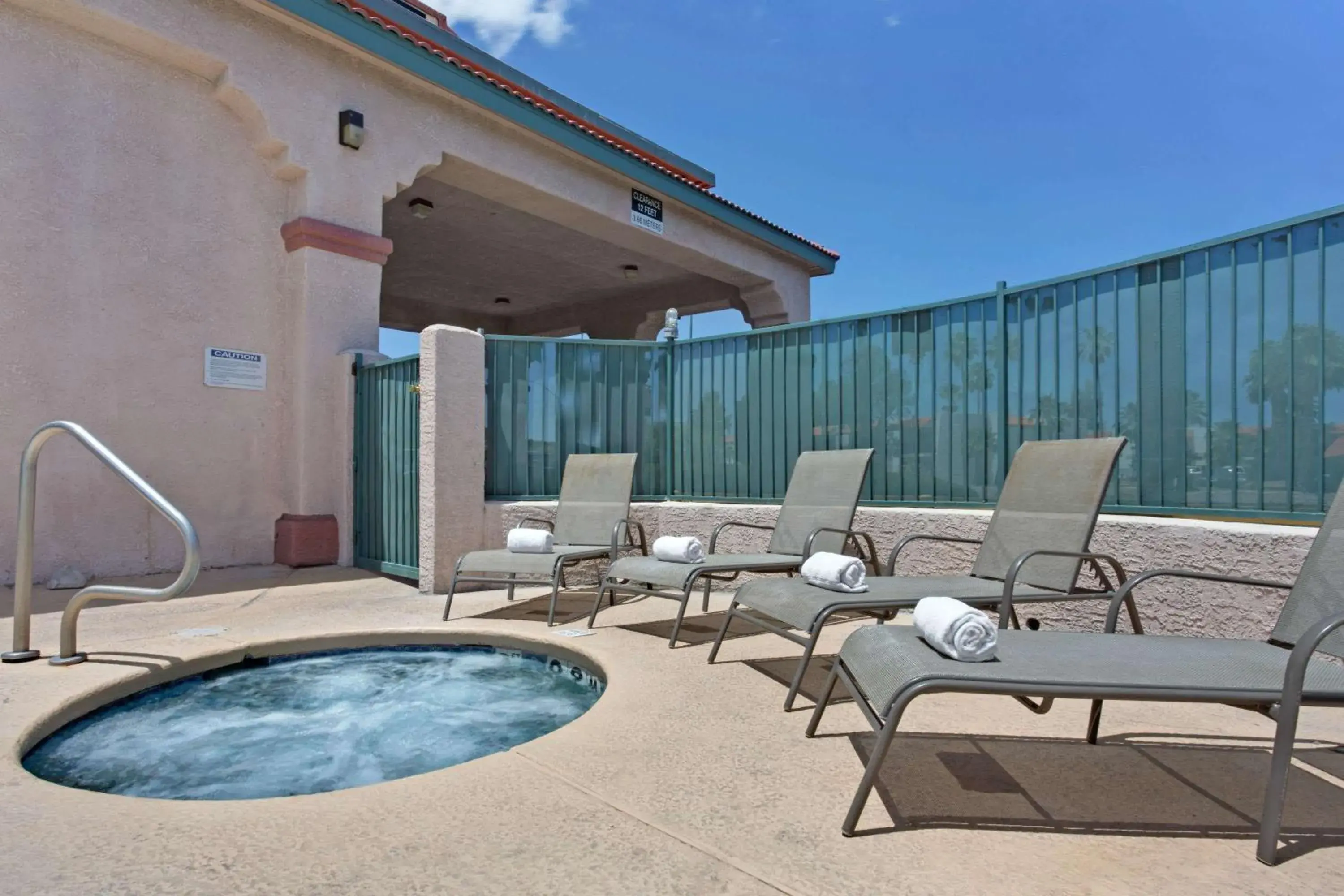 Spa and wellness centre/facilities in Super 8 by Wyndham Tucson Downtown Convention Center Spa and wellness centre/facilities in Super 8 by Wyndham Tucson Downtown Convention Center