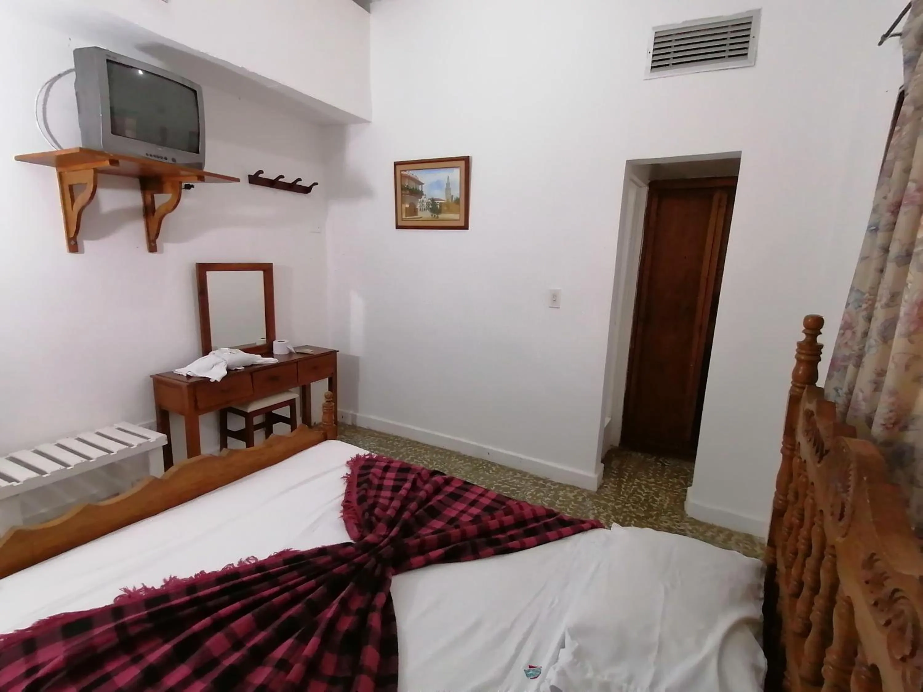 TV and multimedia, Bed in Hotel Montecarlo Beach