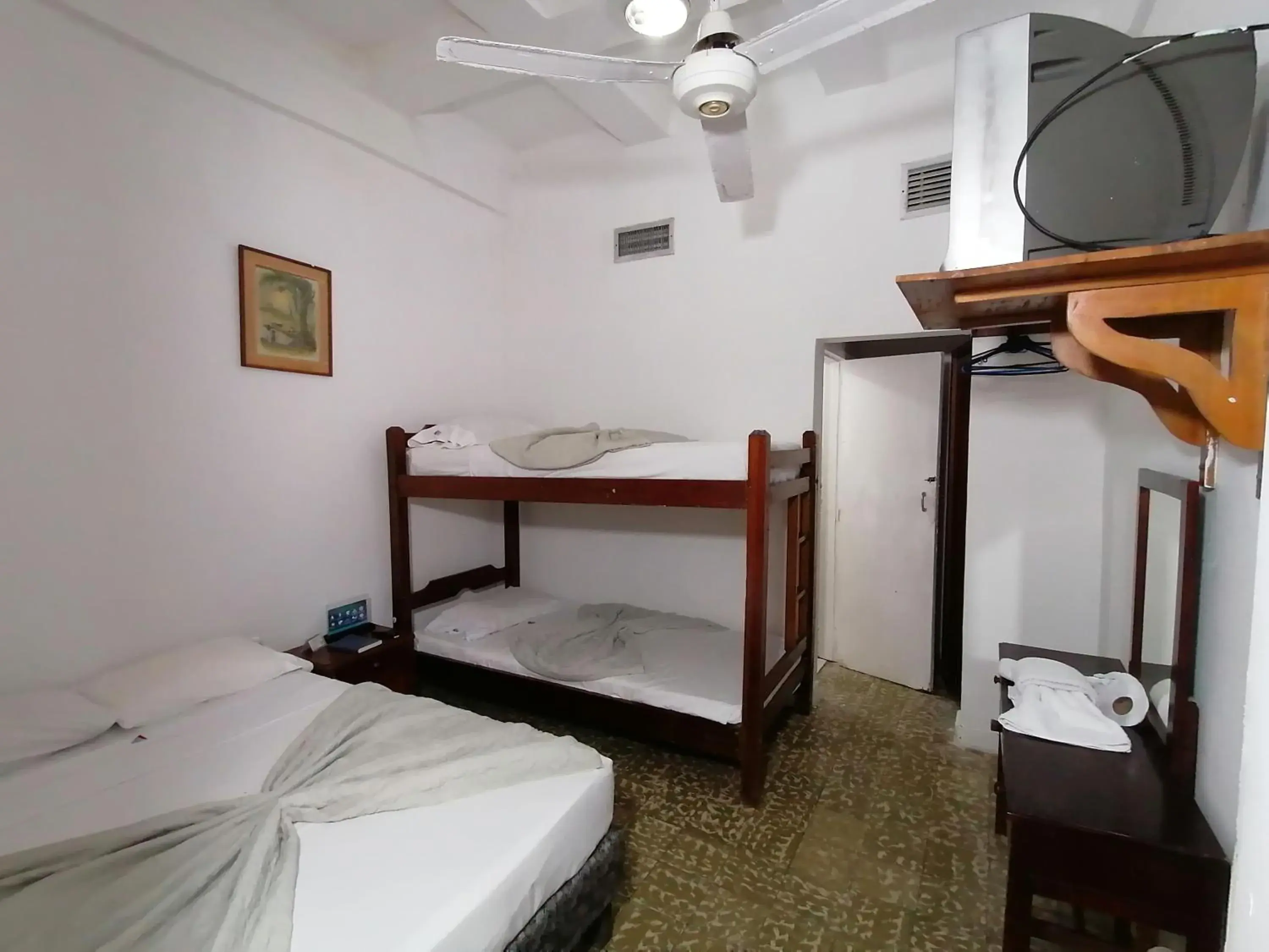 TV and multimedia, Bed in Hotel Montecarlo Beach TV and multimedia, Bed in Hotel Montecarlo Beach