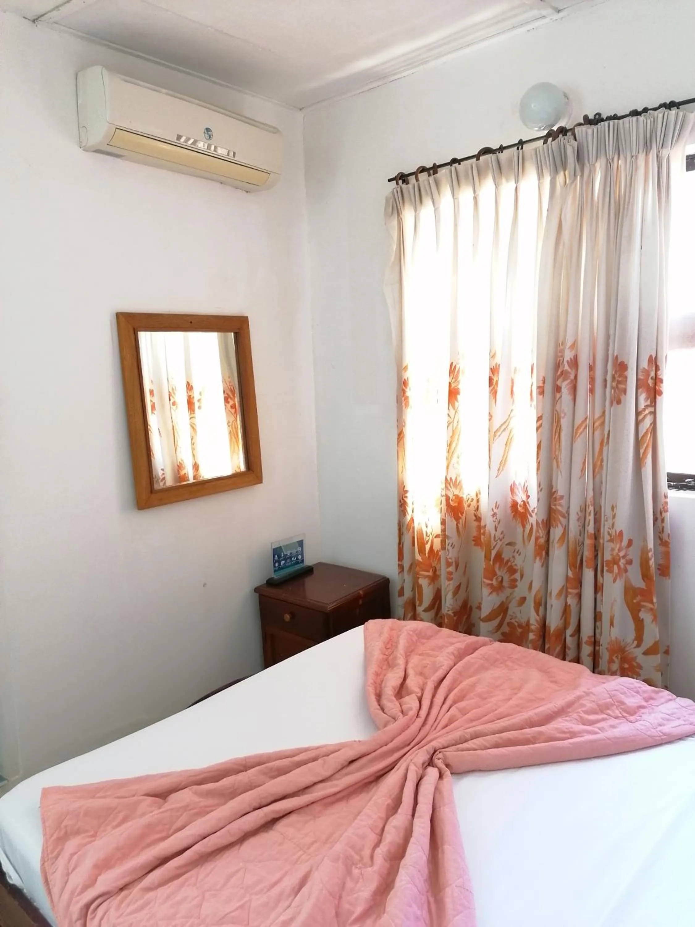 air conditioner, Bed in Hotel Montecarlo Beach