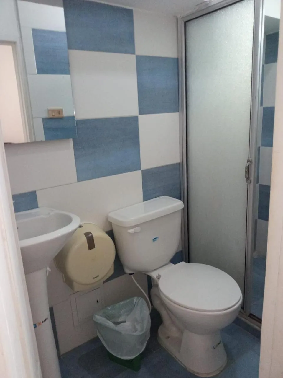 Shower in Hotel Montecarlo Beach