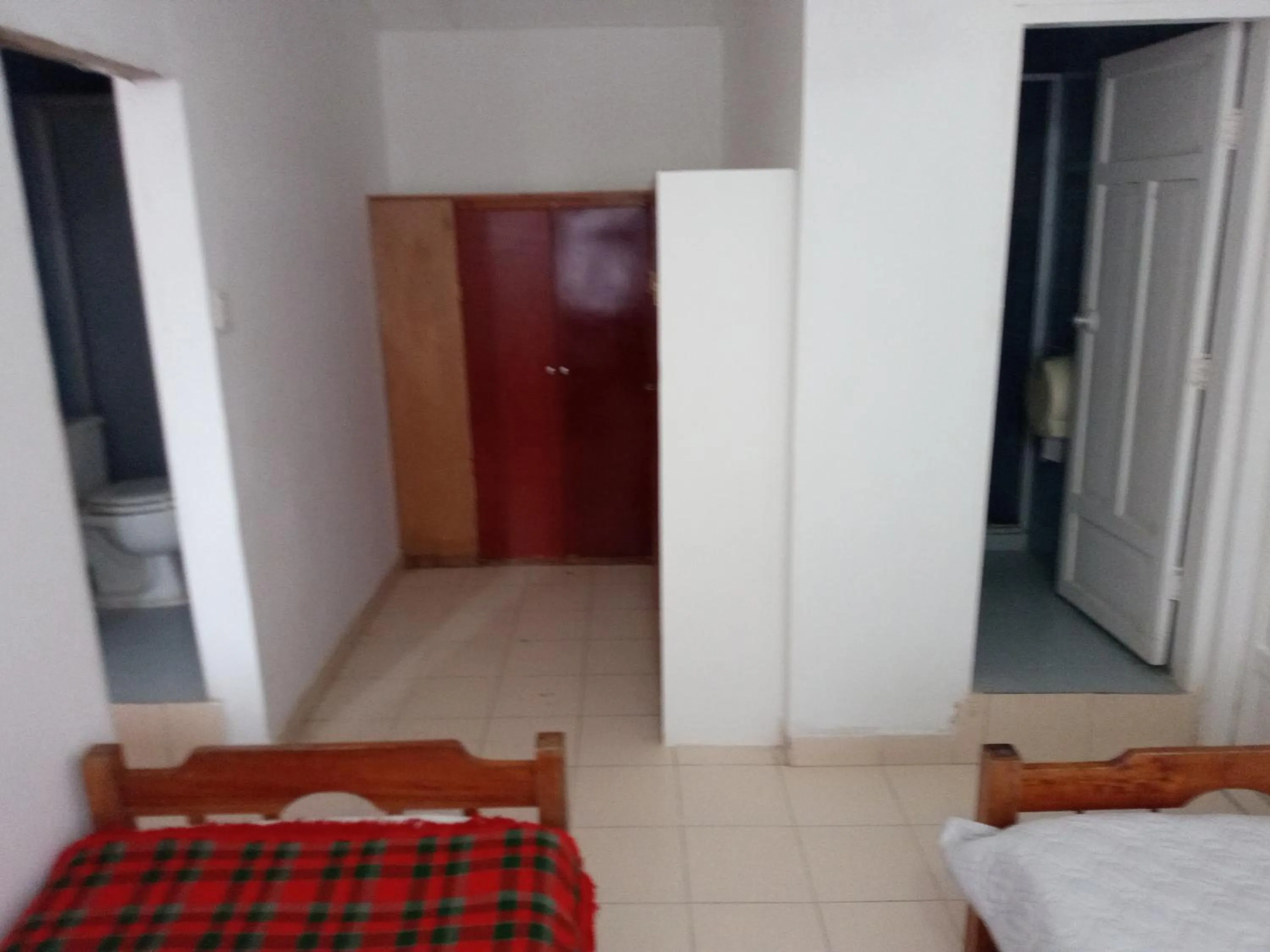 Bathroom, Bed in Hotel Montecarlo Beach