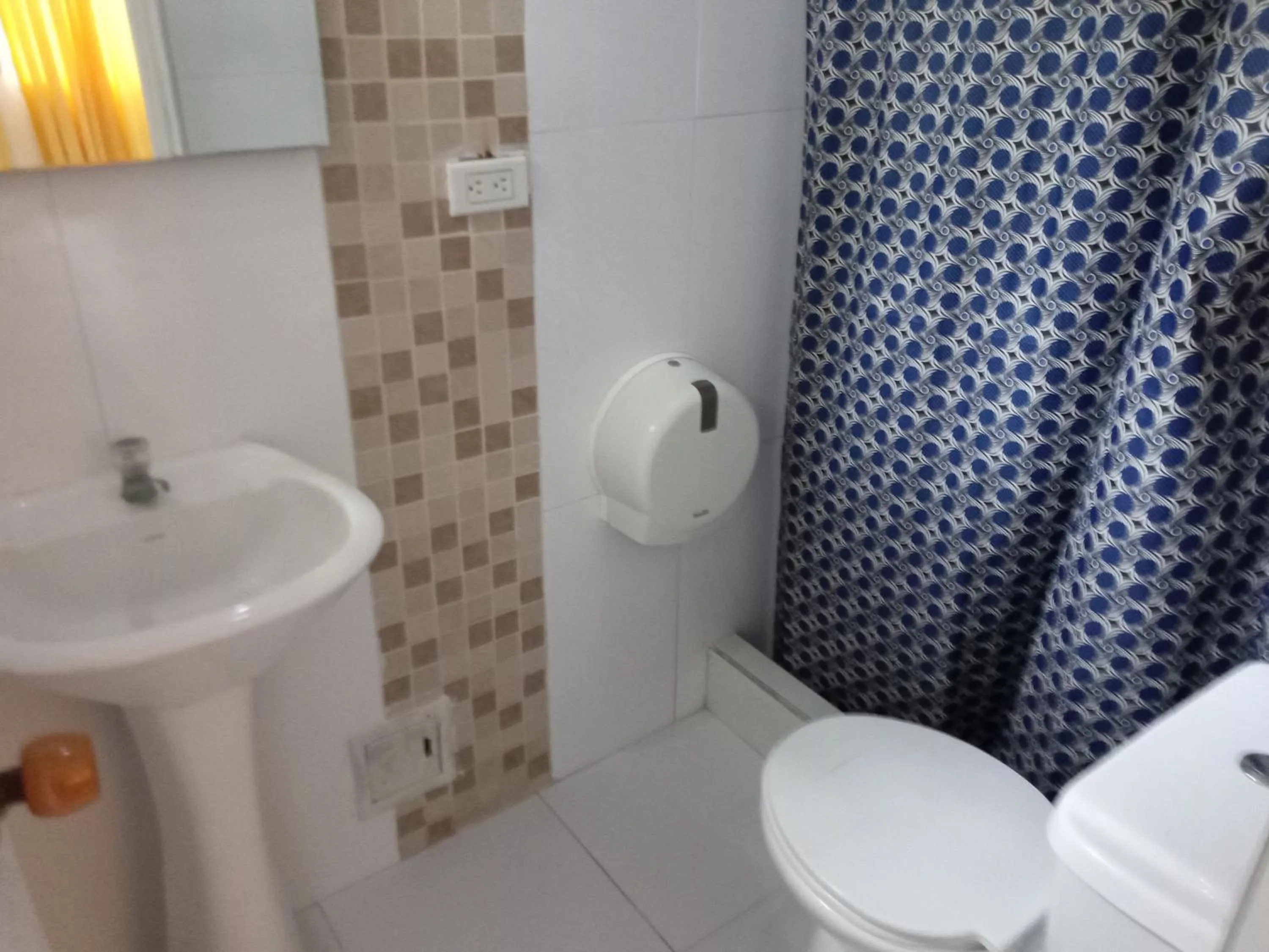 Shower in Hotel Montecarlo Beach