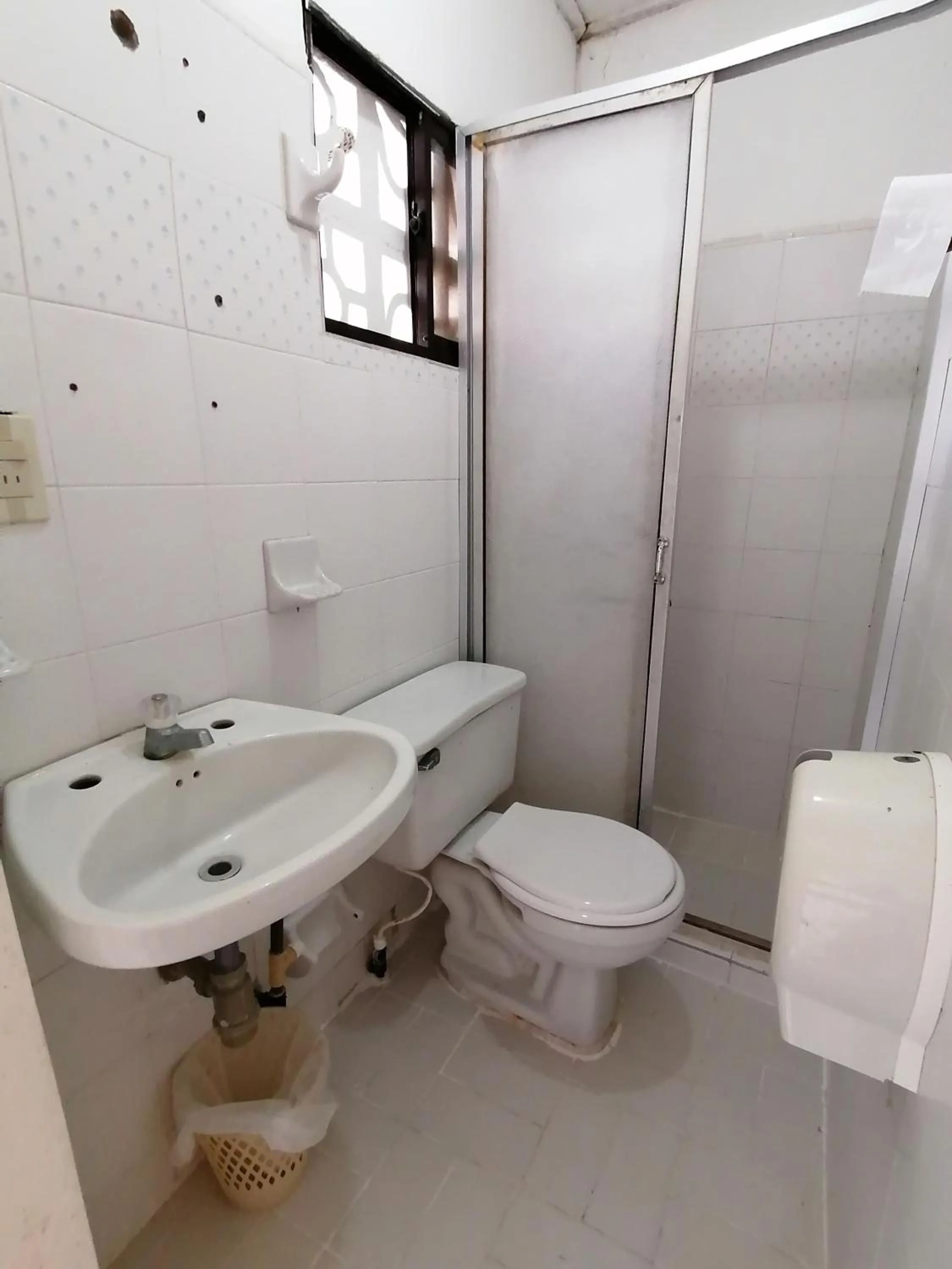 Shower in Hotel Montecarlo Beach