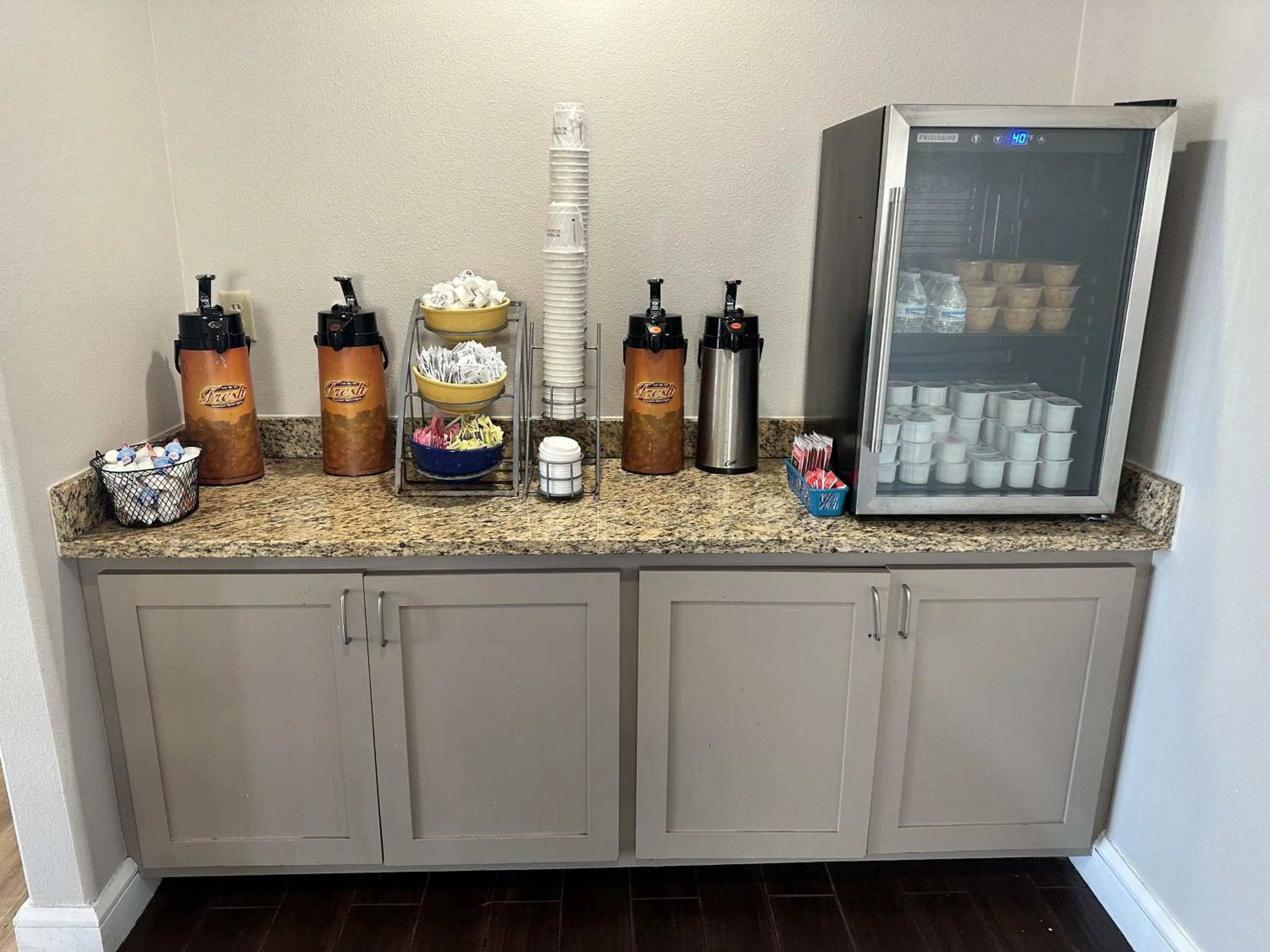 Coffee/tea facilities in Days Inn by Wyndham Adel I-75