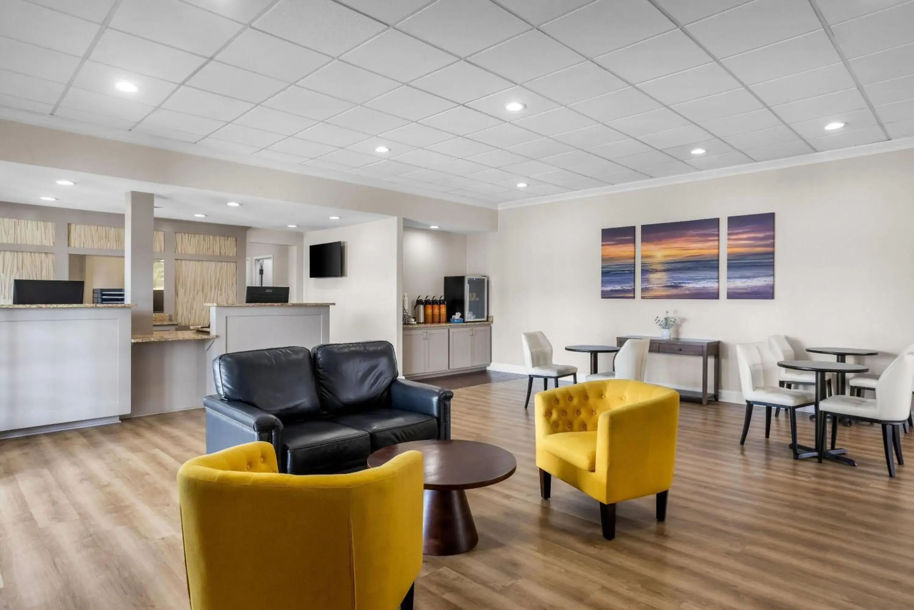 Lobby or reception in Days Inn by Wyndham Adel I-75 Lobby or reception in Days Inn by Wyndham Adel I-75