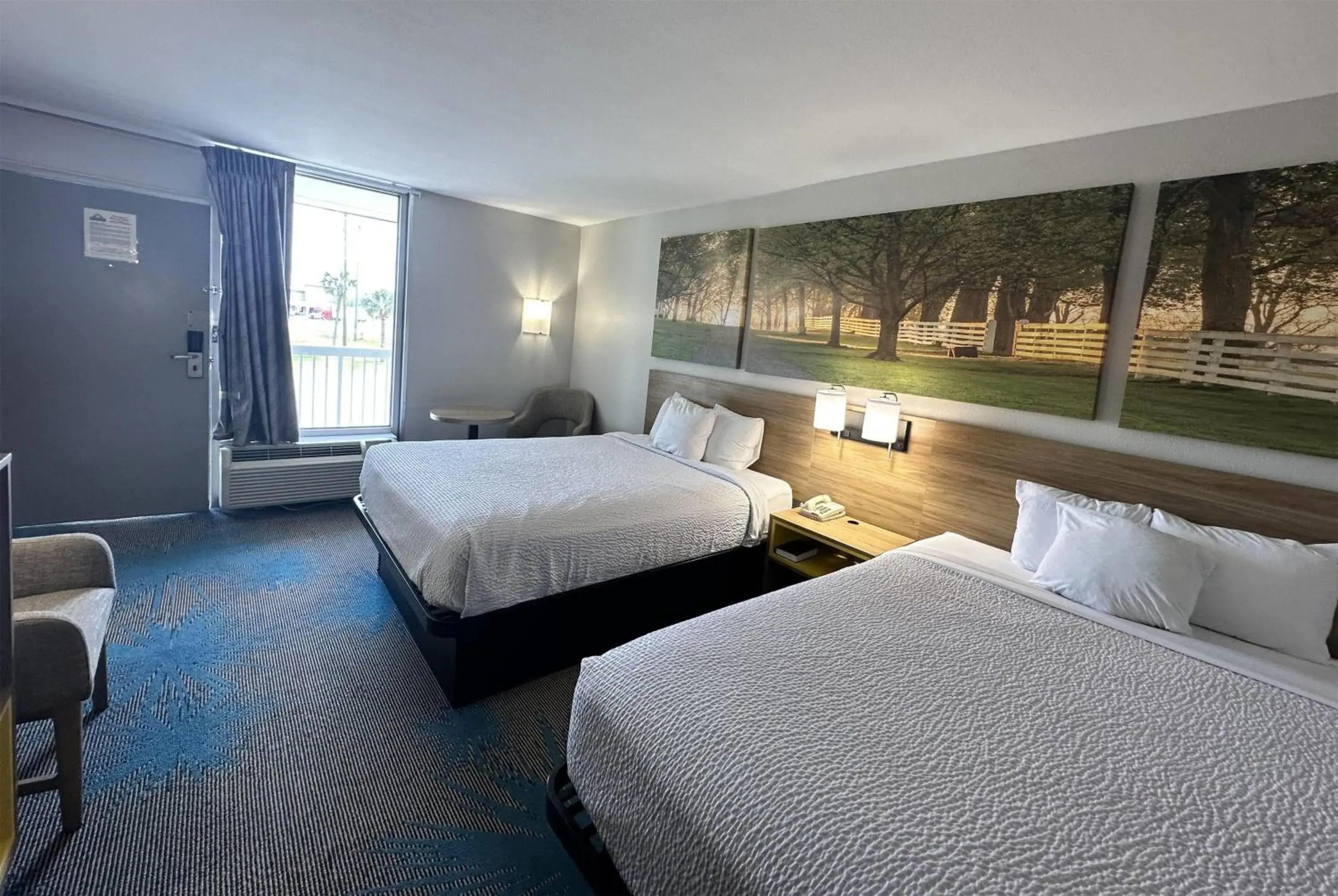 Photo of the whole room, Bed in Days Inn by Wyndham Adel I-75 Photo of the whole room, Bed in Days Inn by Wyndham Adel I-75