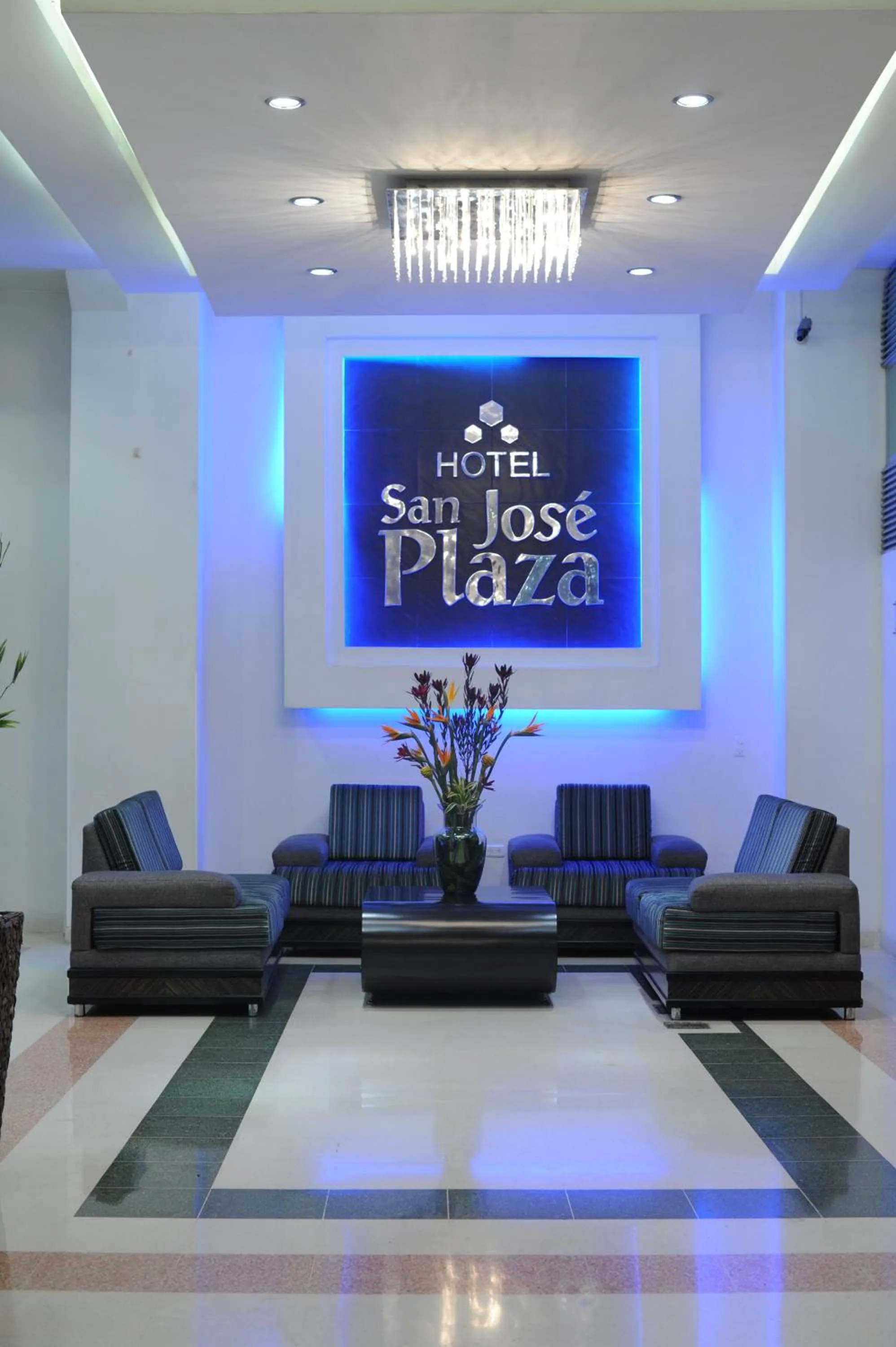 Lobby or reception in Hotel San José Plaza