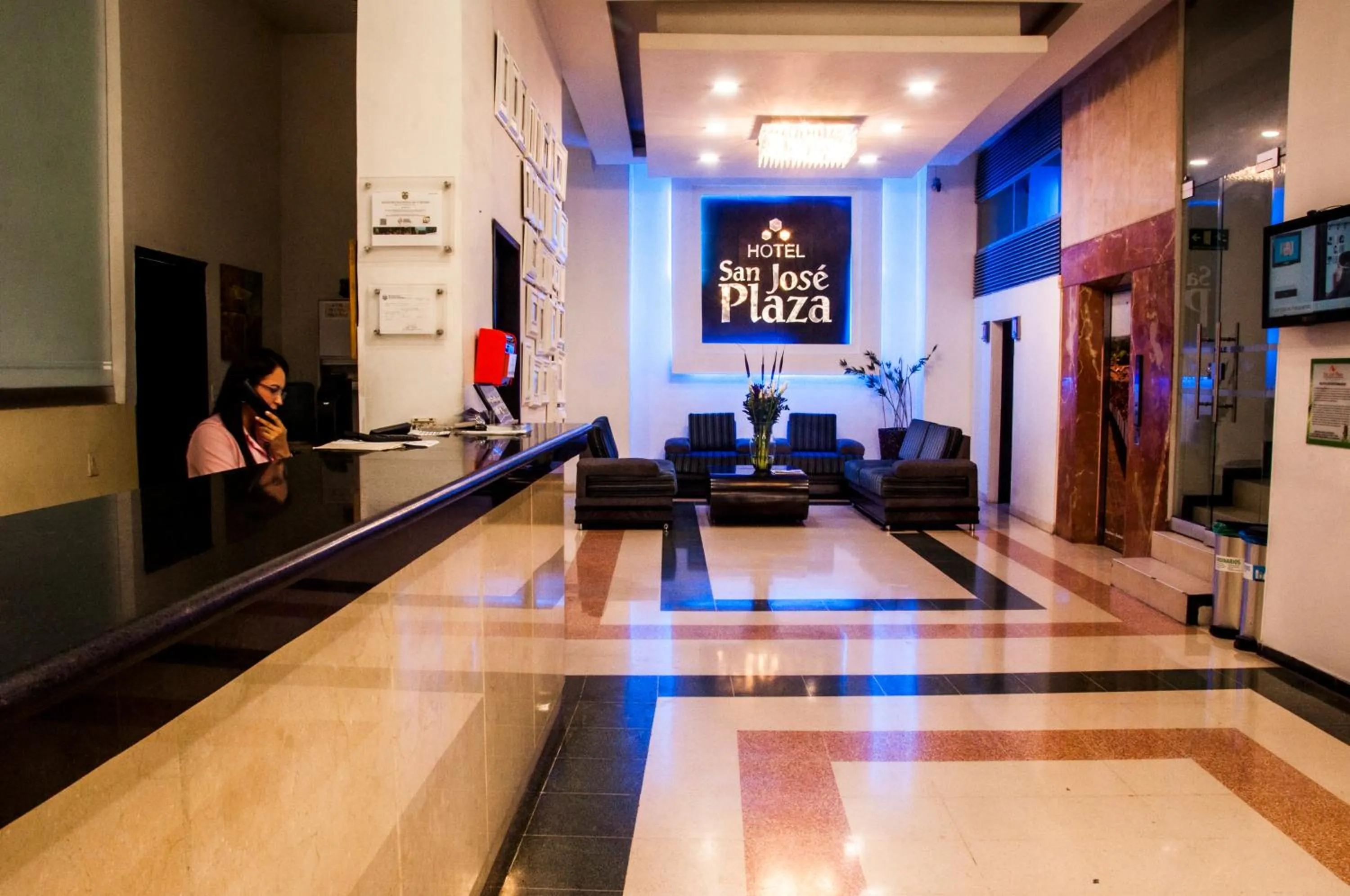 Lobby or reception in Hotel San José Plaza