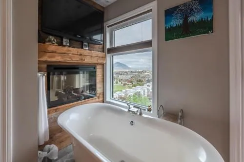 Above the Beach Guest Suites