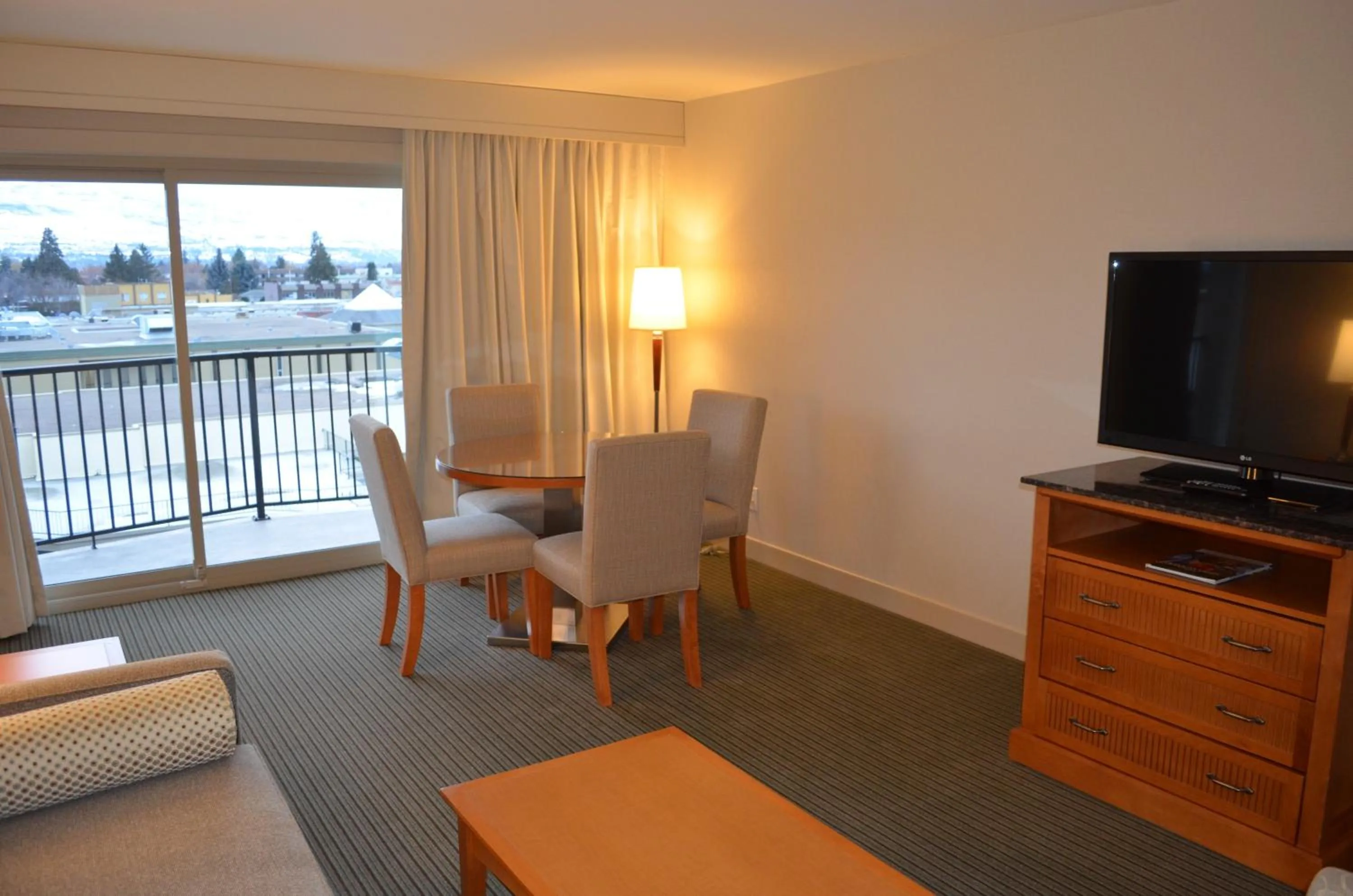 TV and multimedia in Coast Capri Hotel