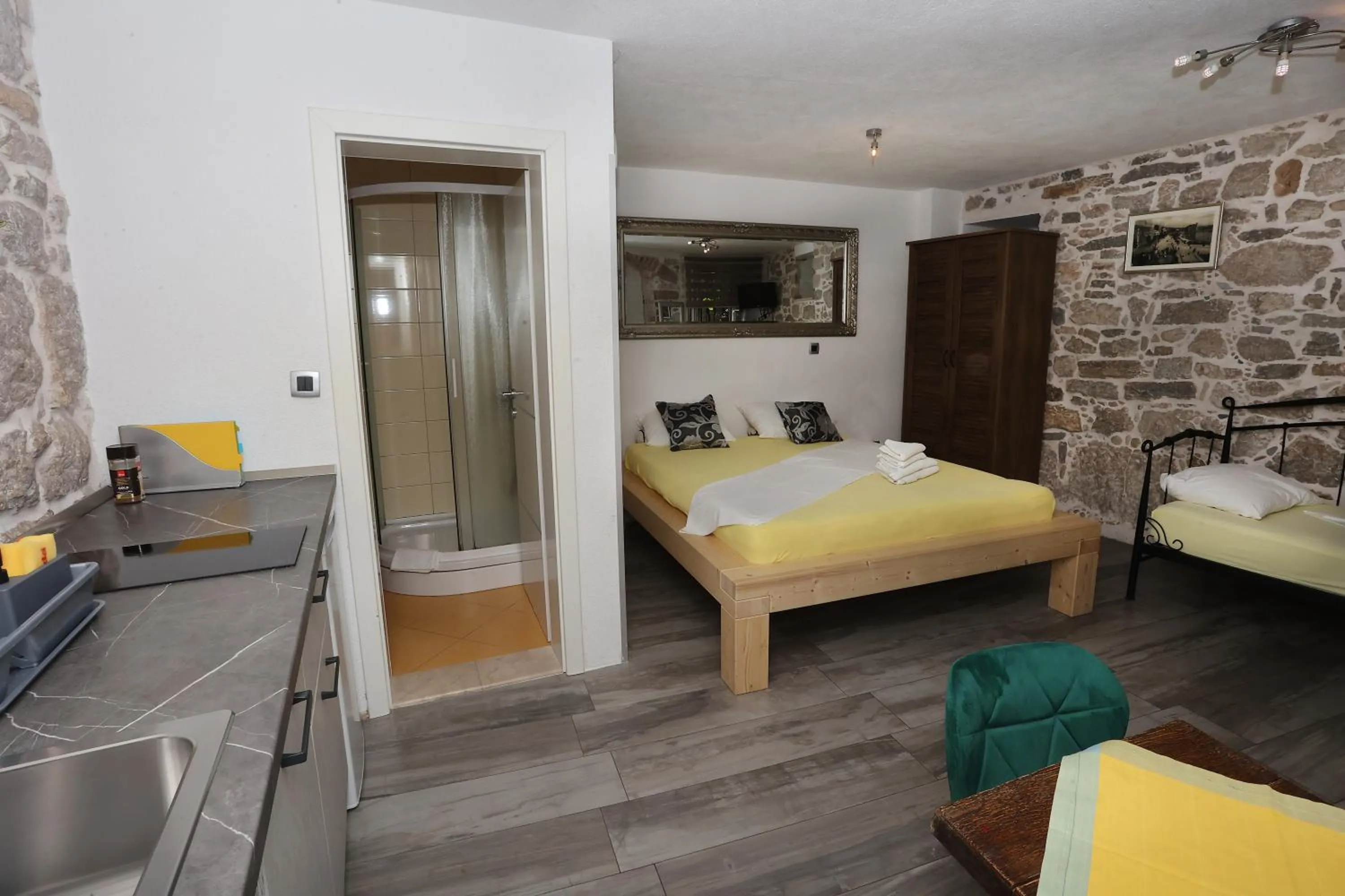 Bed in Apartments Nikolla