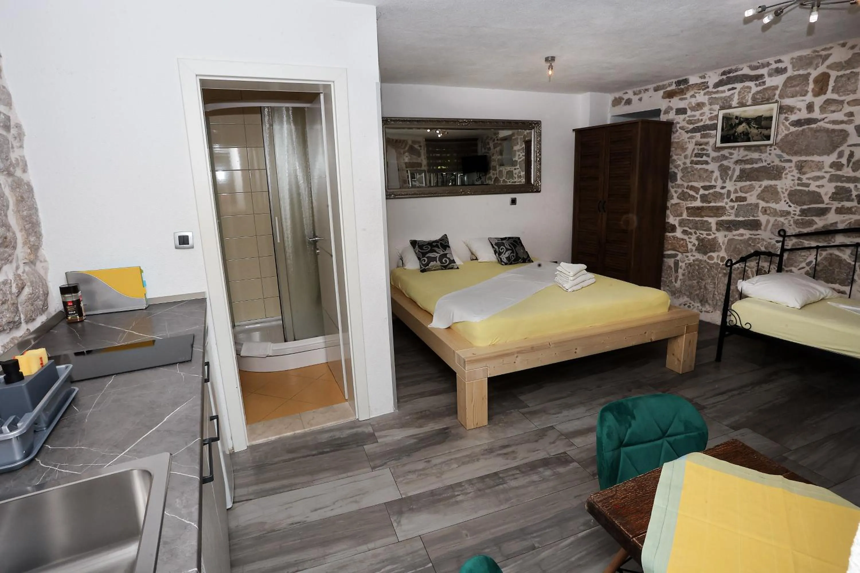 Bed in Apartments Nikolla