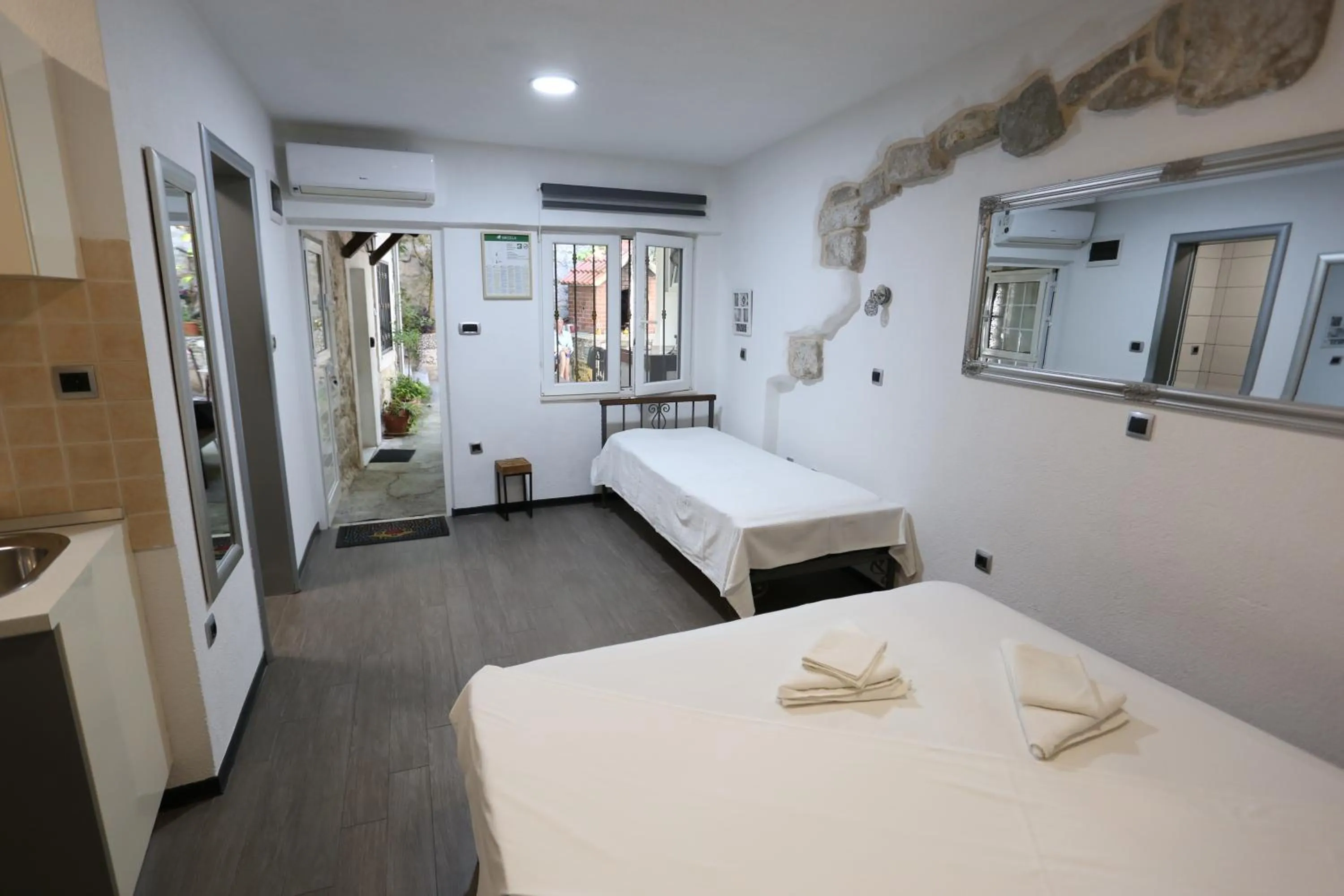 Bed in Apartments Nikolla