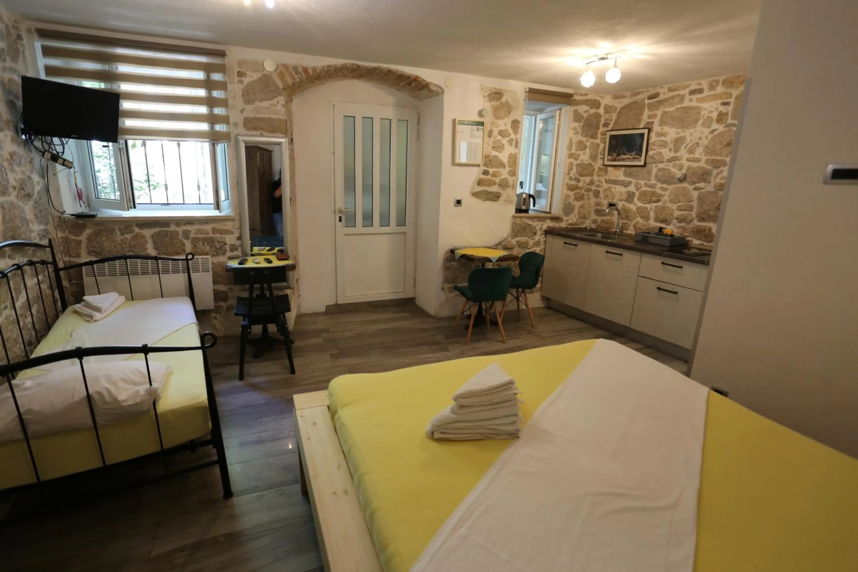 Bed in Apartments Nikolla