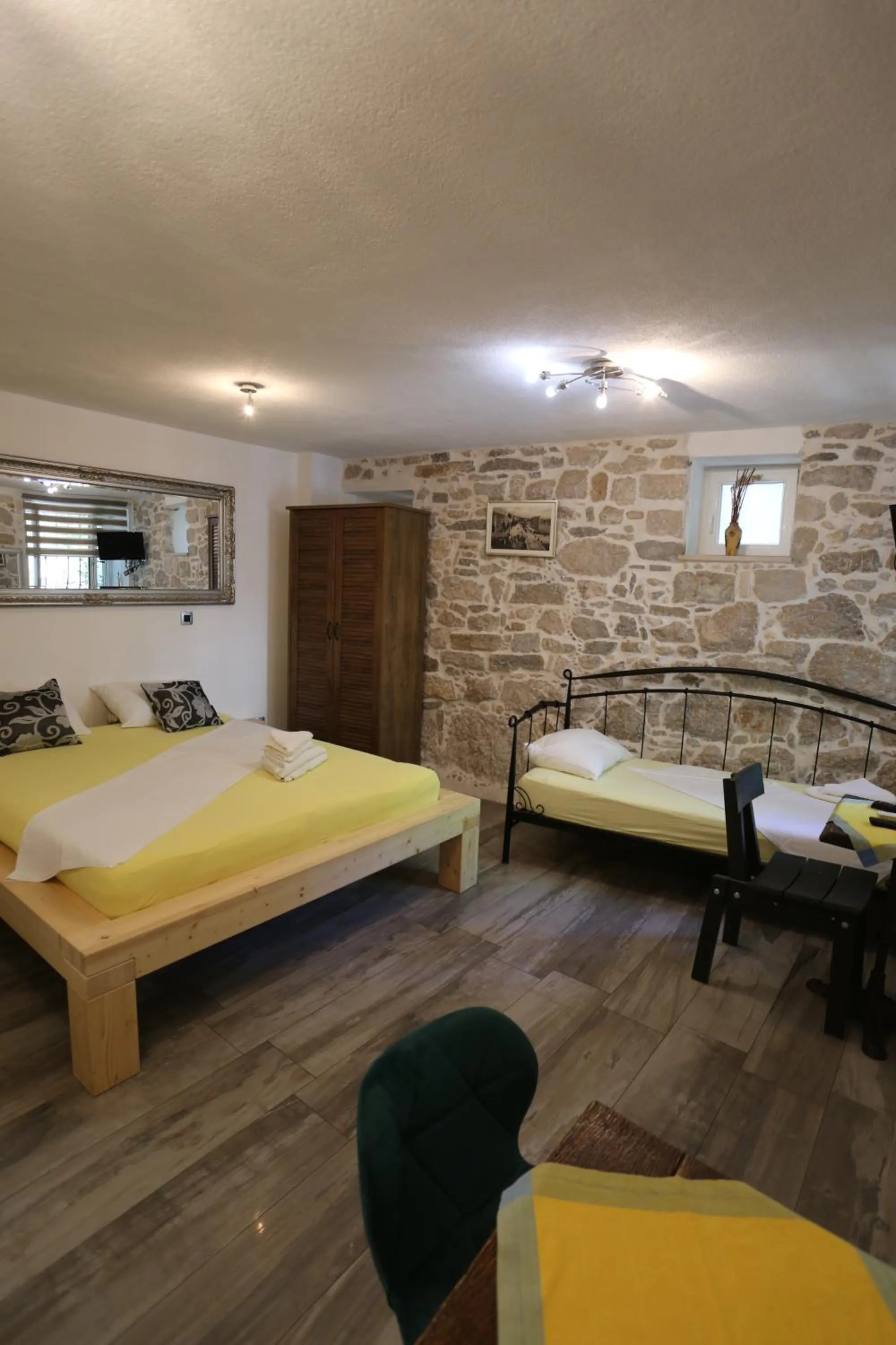 Bed in Apartments Nikolla