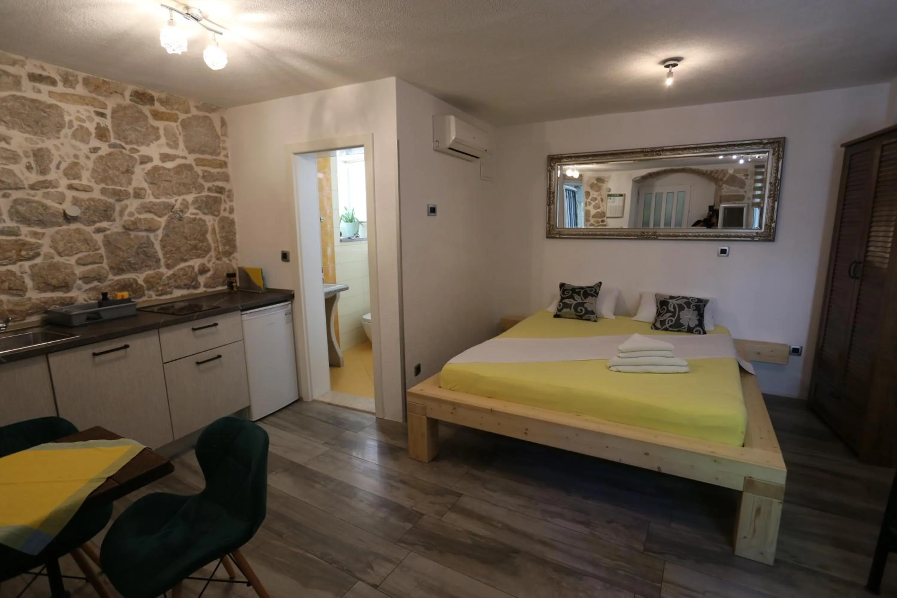 Bed in Apartments Nikolla