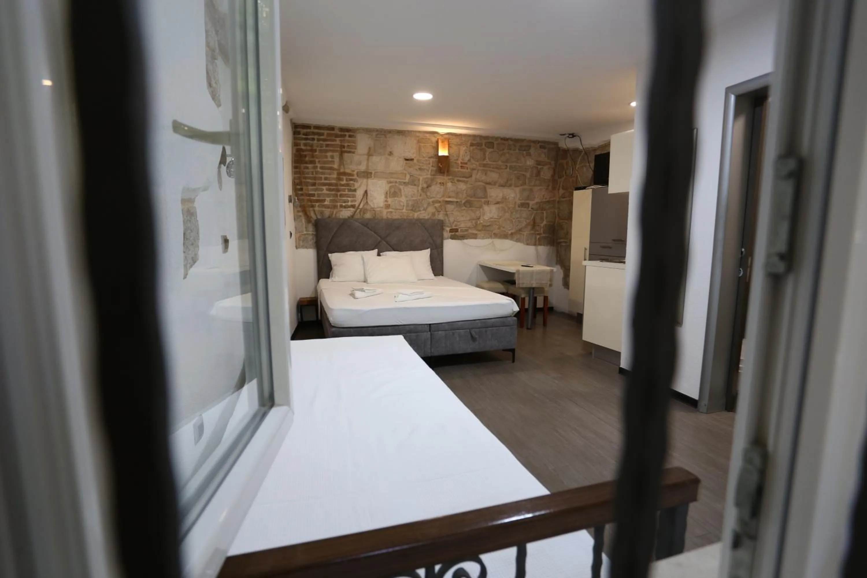 Bed in Apartments Nikolla