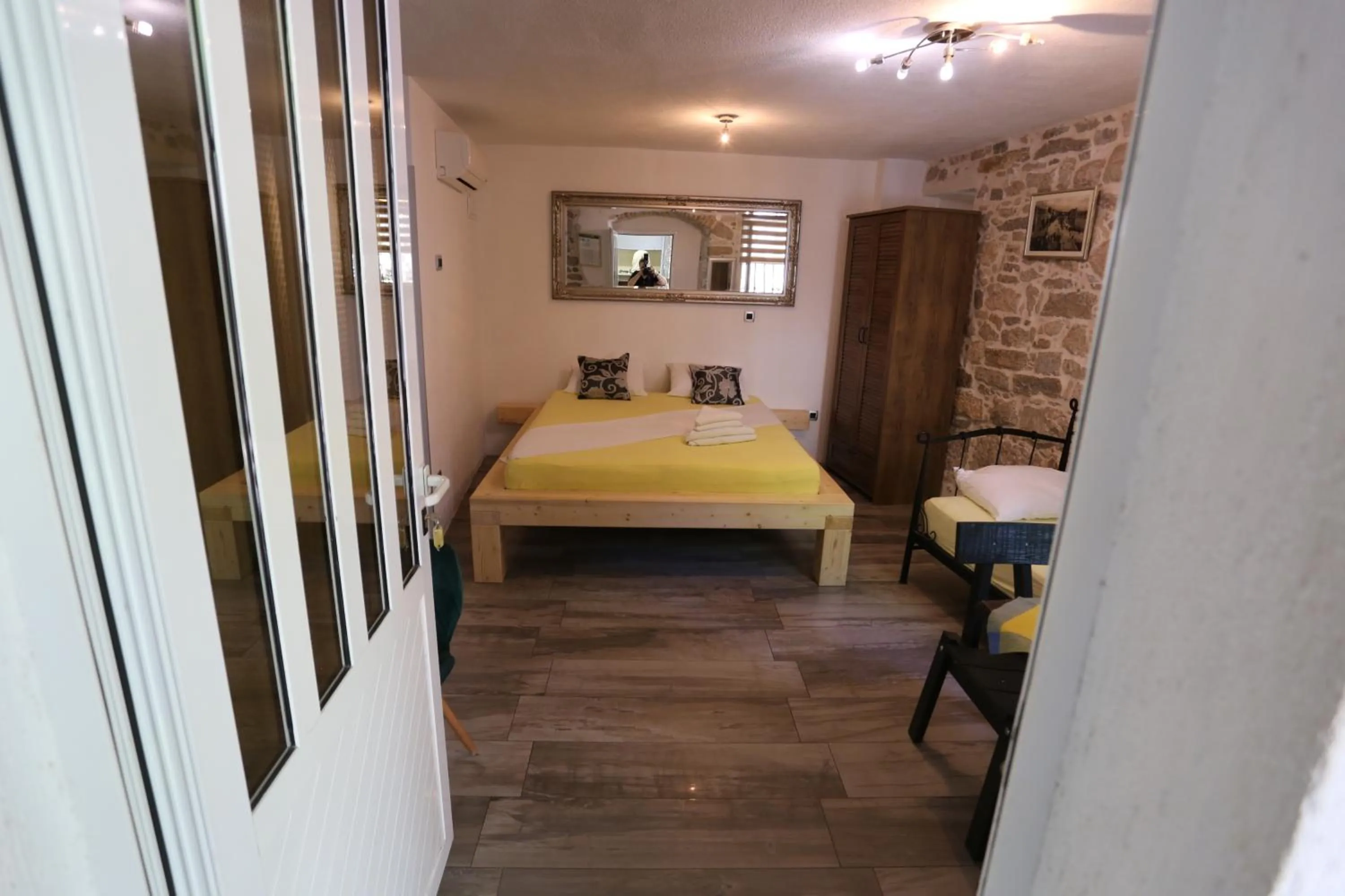 Bed in Apartments Nikolla