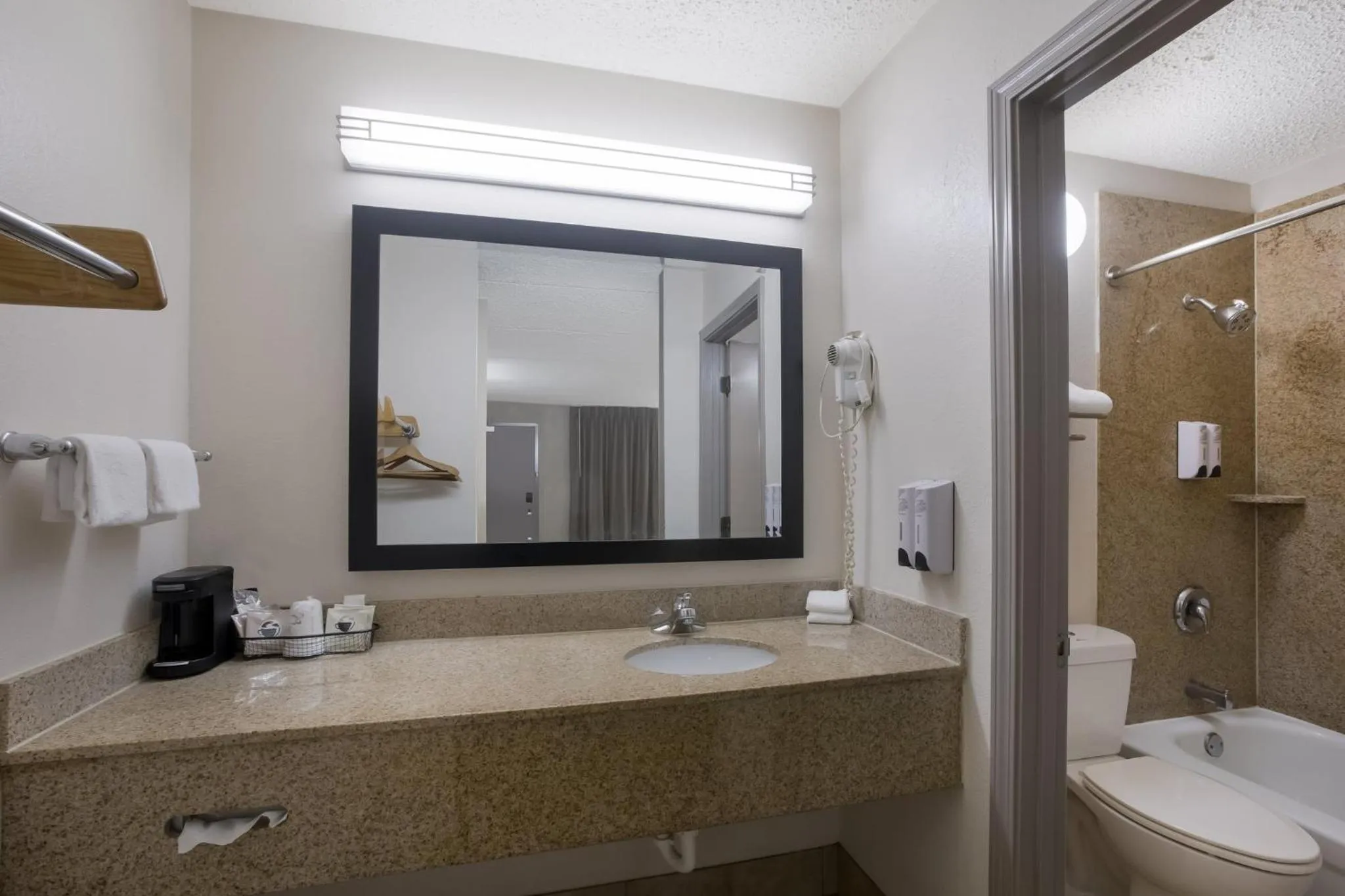 Bathroom in Red Roof Inn Atlanta Airport NE Conley