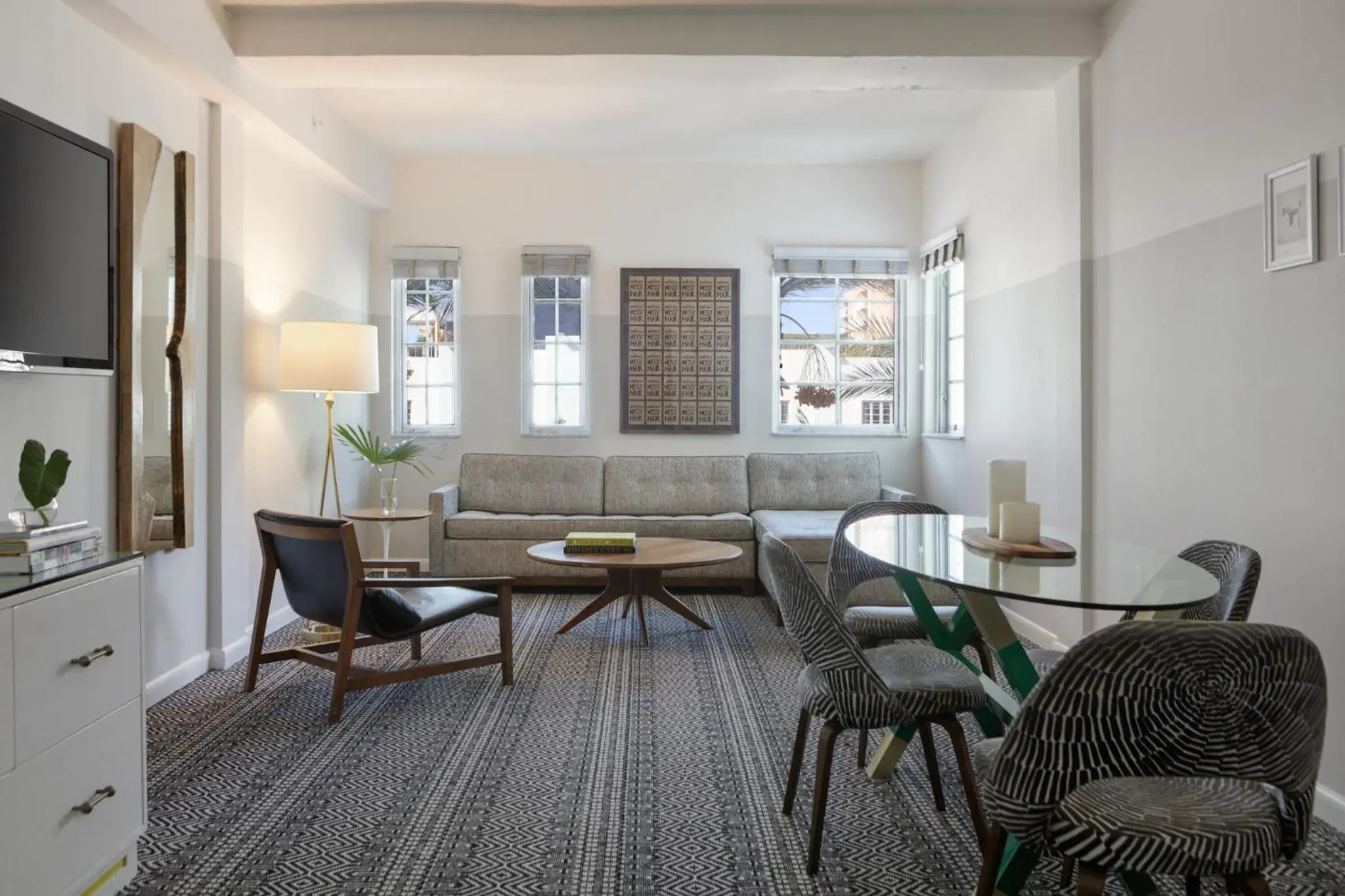 Photo of the whole room in Kimpton Surfcomber Hotel by IHG Photo of the whole room in Kimpton Surfcomber Hotel by IHG