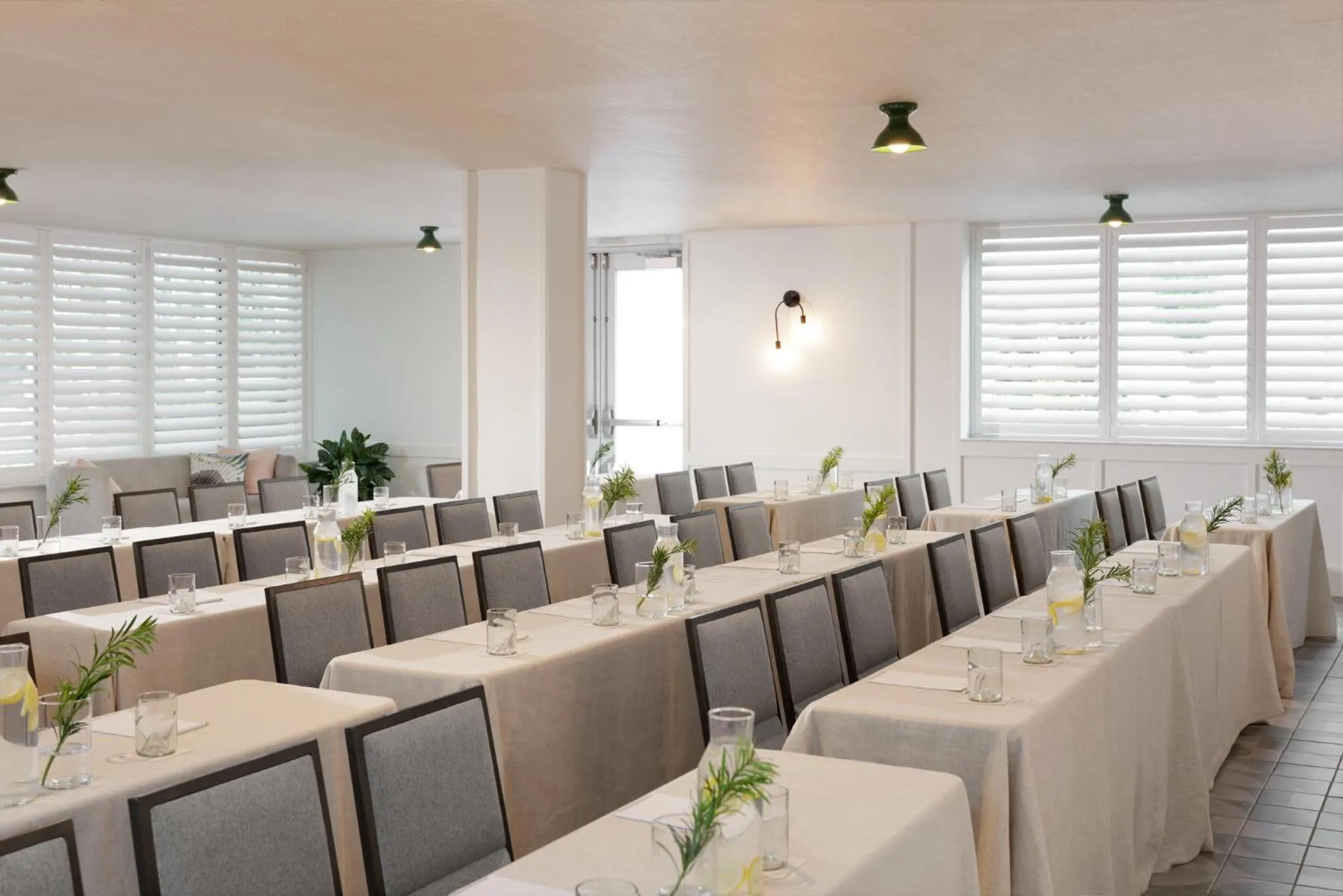 Meeting/conference room in Kimpton Surfcomber Hotel by IHG