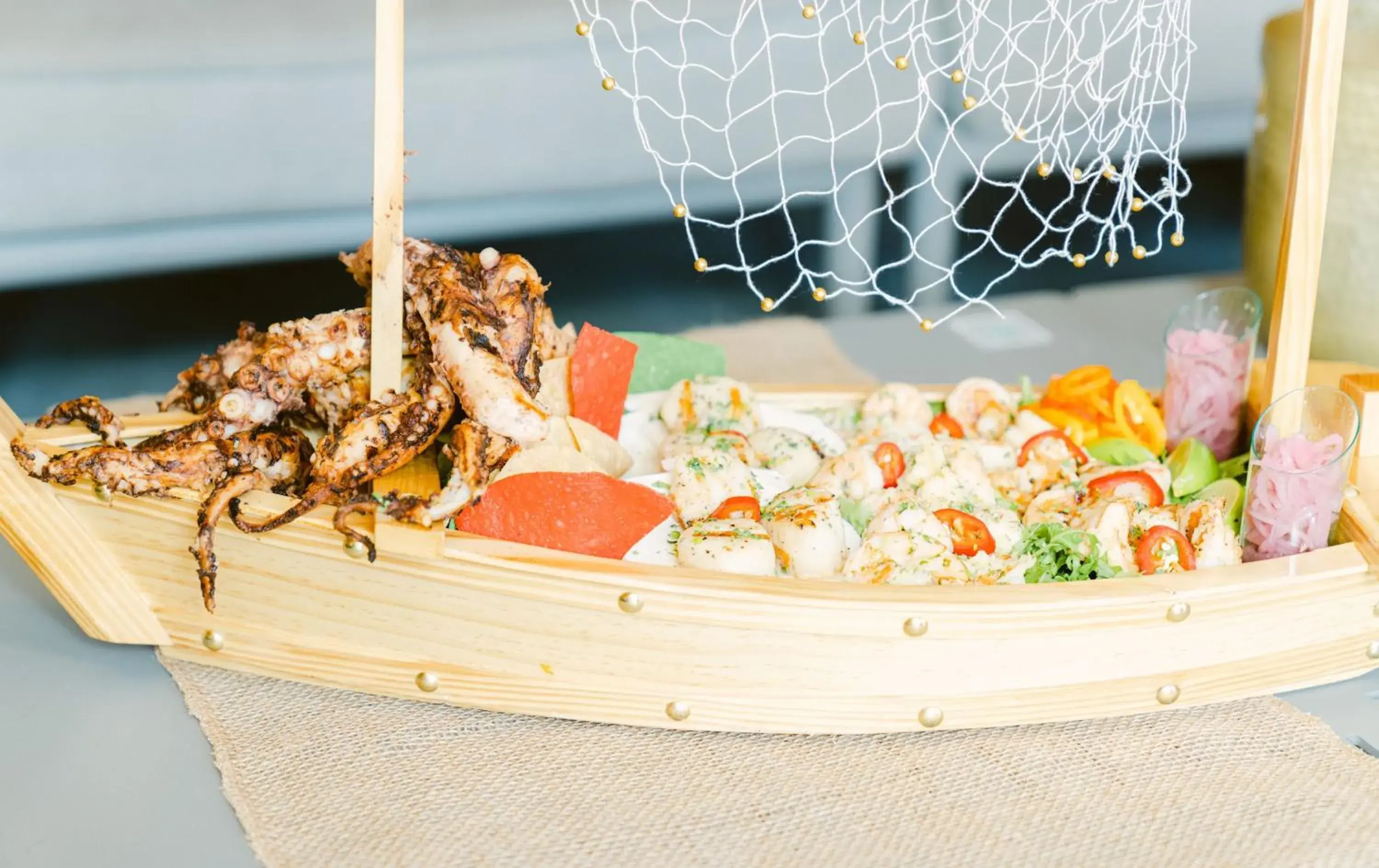 Restaurant/places to eat in Kimpton Surfcomber Hotel by IHG Restaurant/places to eat in Kimpton Surfcomber Hotel by IHG