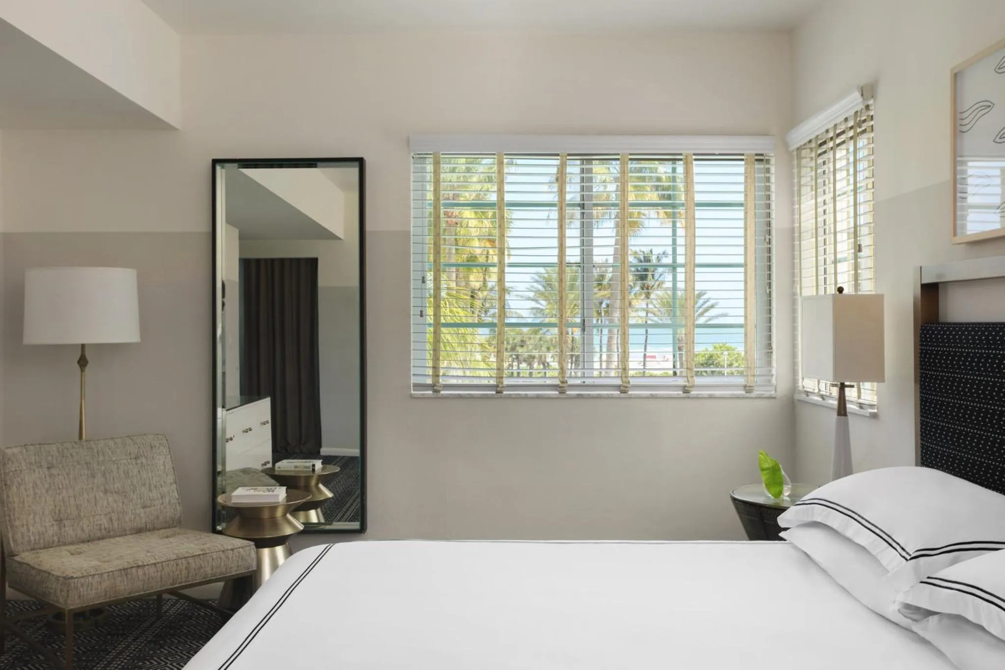 Photo of the whole room, Bed in Kimpton Surfcomber Hotel by IHG