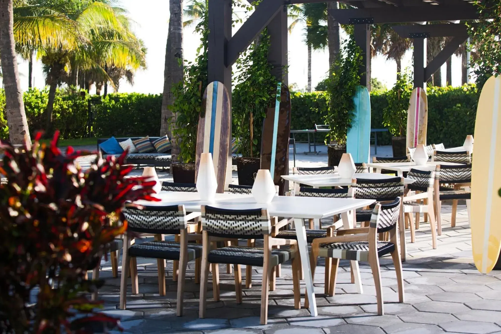 Restaurant/places to eat in Kimpton Surfcomber Hotel by IHG Restaurant/places to eat in Kimpton Surfcomber Hotel by IHG