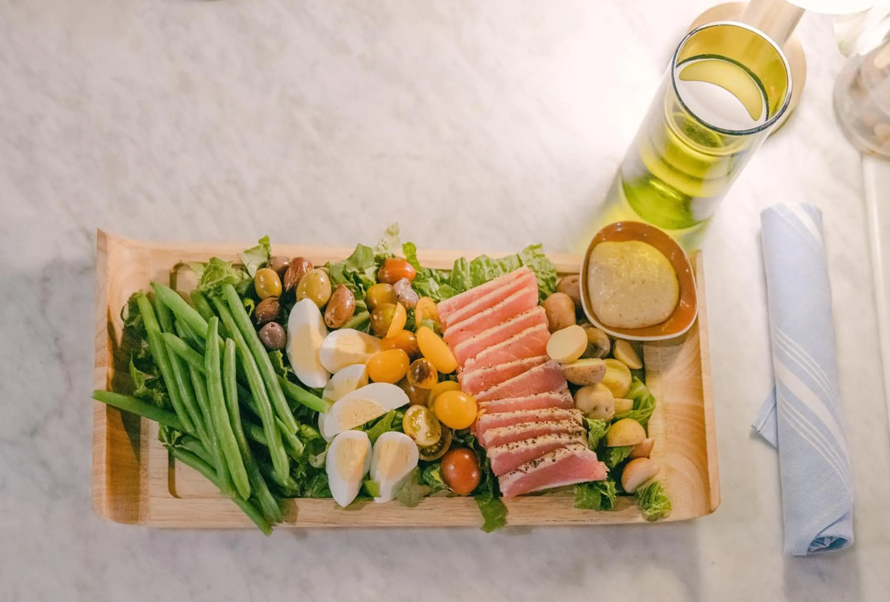 Restaurant/places to eat in Kimpton Surfcomber Hotel by IHG Restaurant/places to eat in Kimpton Surfcomber Hotel by IHG