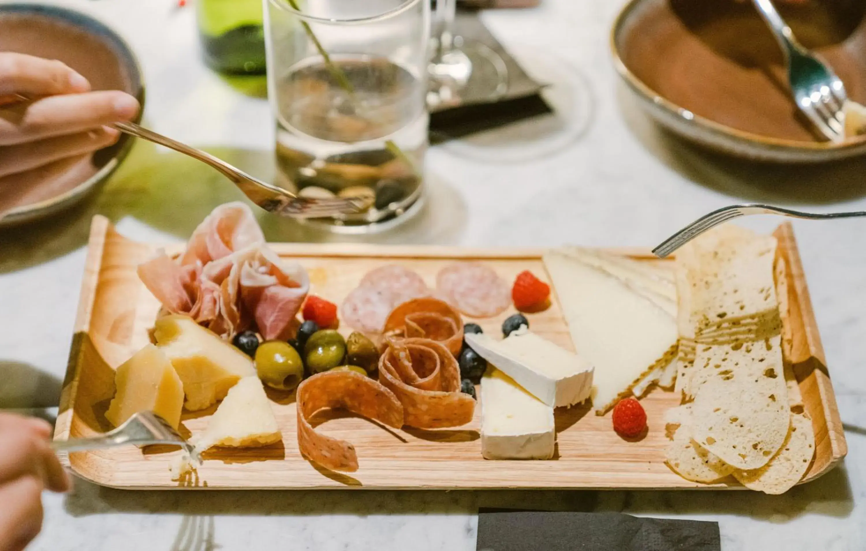 Restaurant/places to eat in Kimpton Surfcomber Hotel by IHG Restaurant/places to eat in Kimpton Surfcomber Hotel by IHG