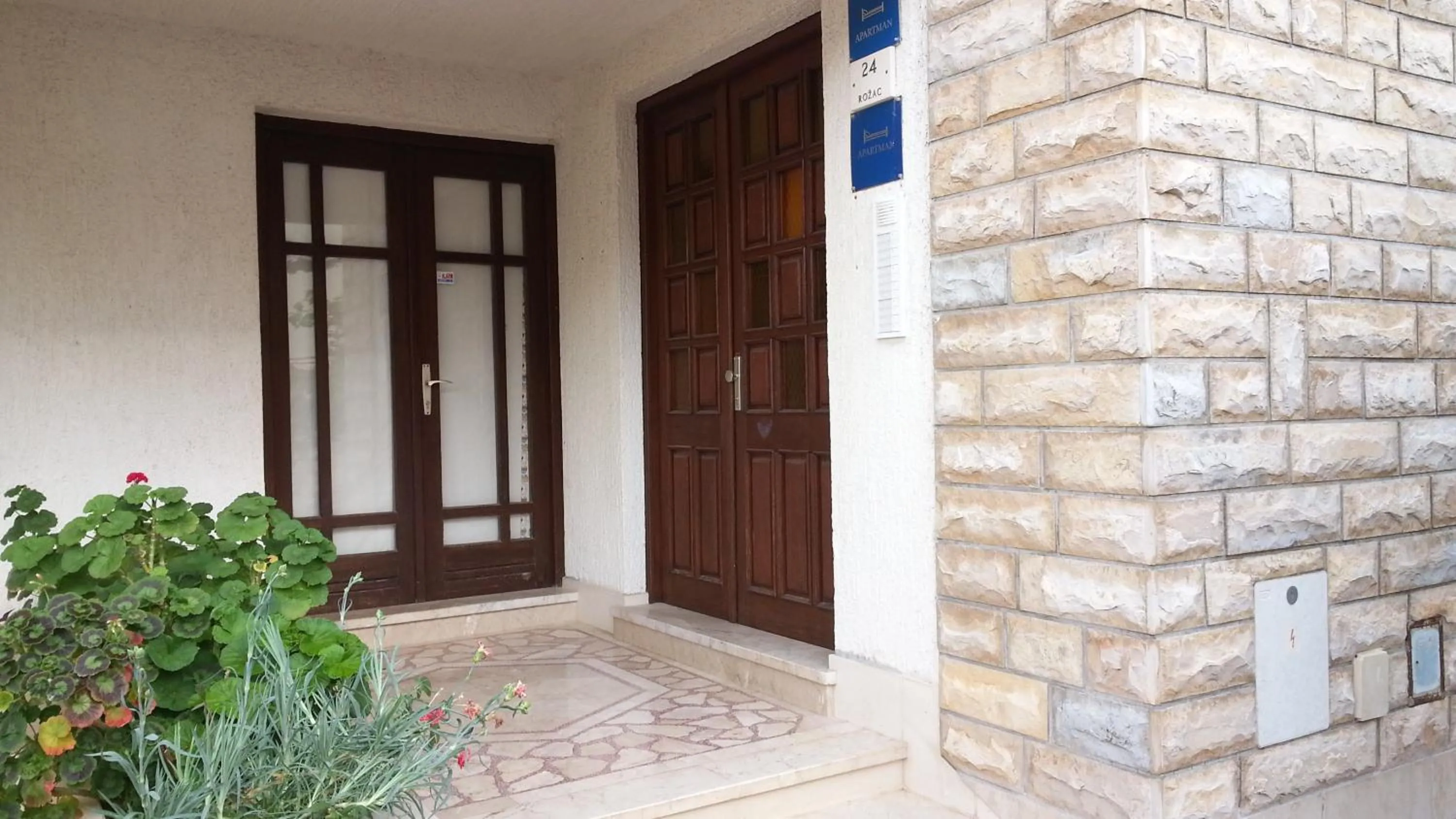 Facade/entrance in Apartments Vojin