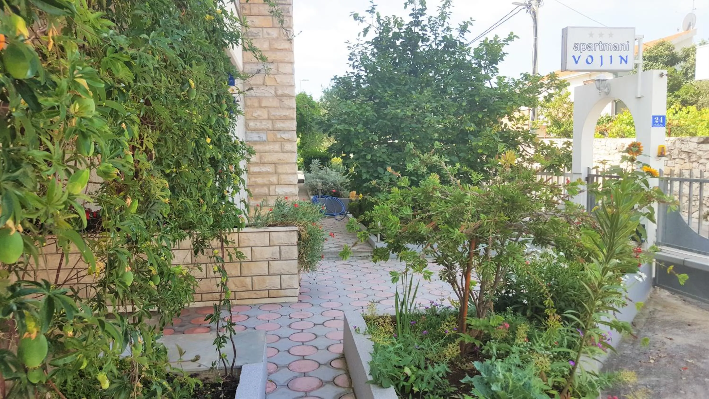 Garden in Apartments Vojin