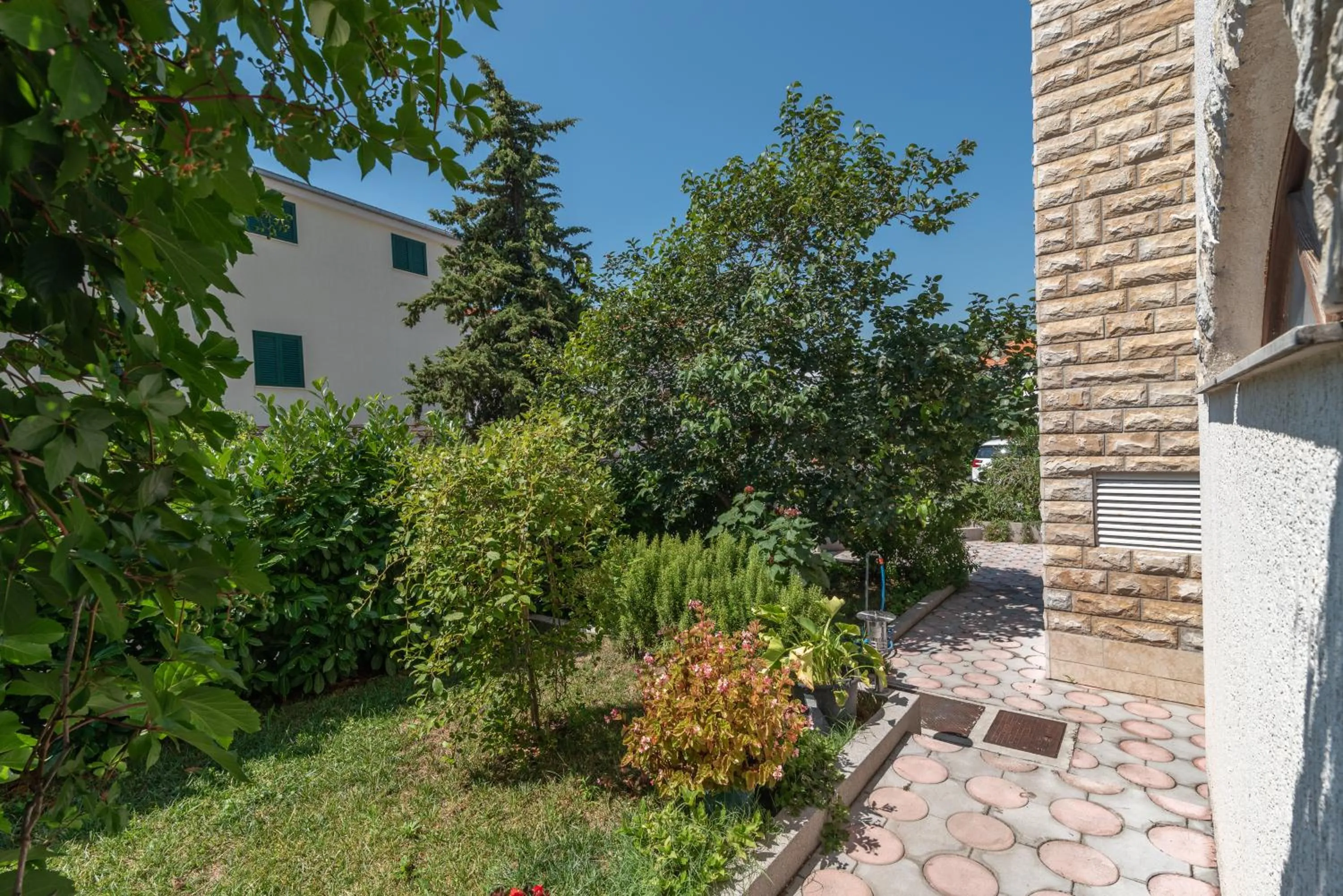 Facade/entrance in Apartments Vojin