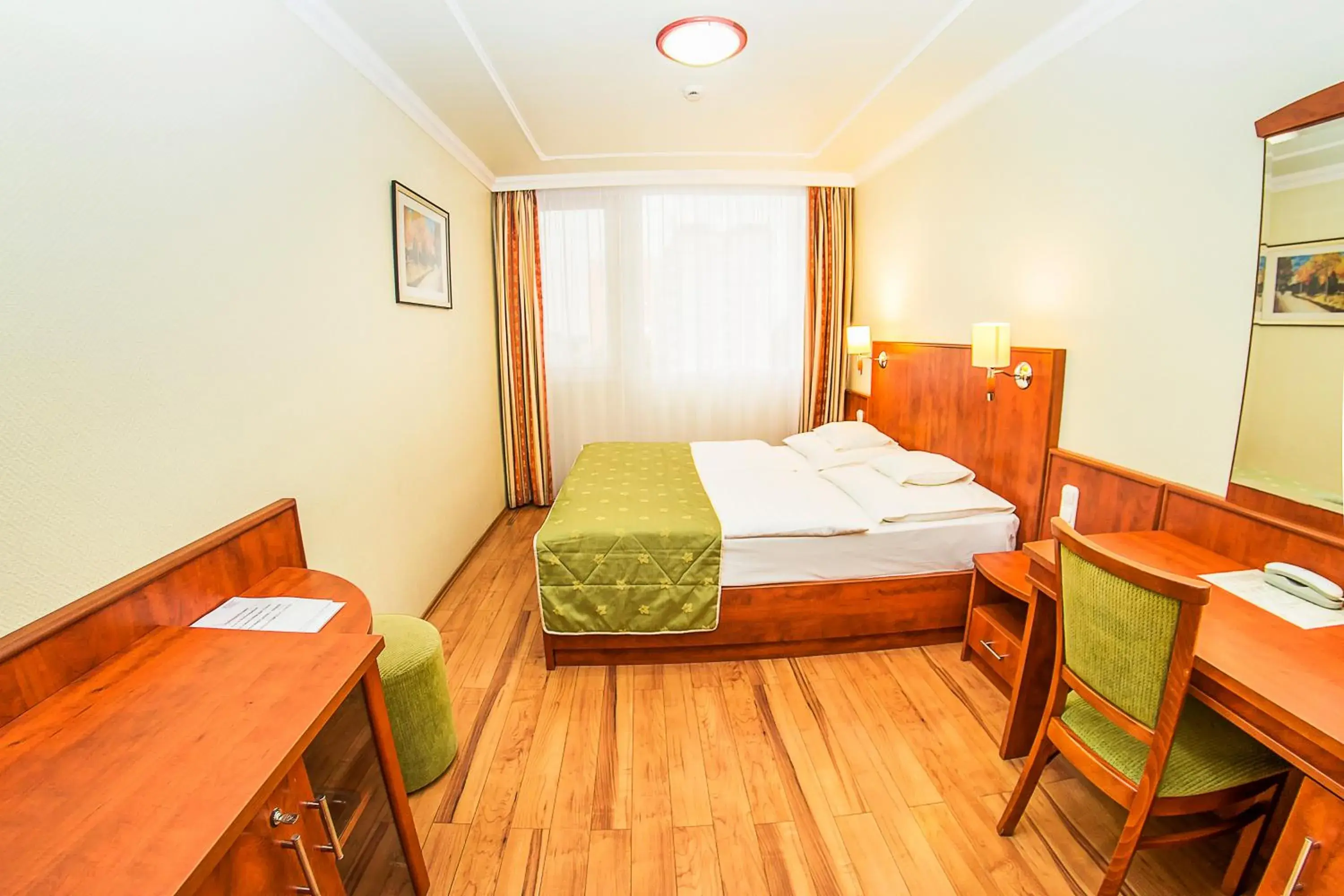 Standard Queen Room without Balcony - Main Building in Hotel Silver Standard Queen Room without Balcony - Main Building in Hotel Silver