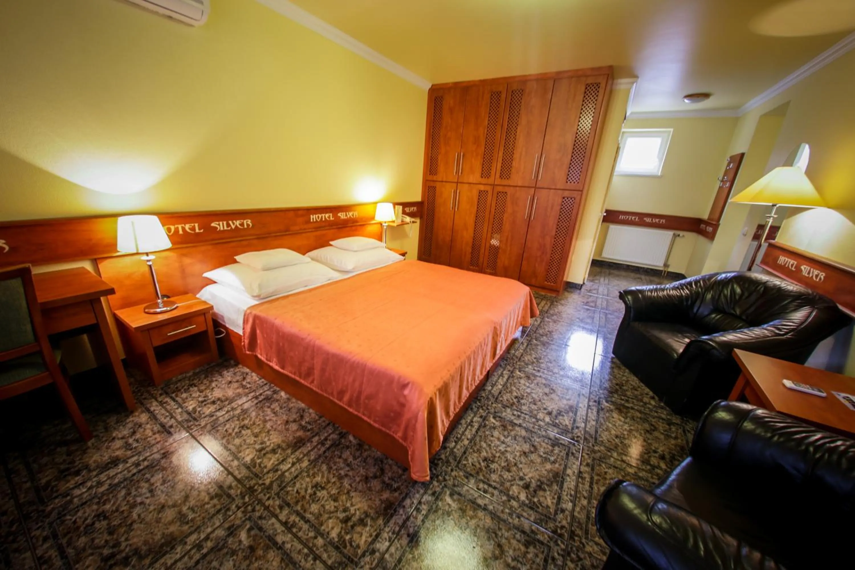 Bedroom, Bed in Hotel Silver